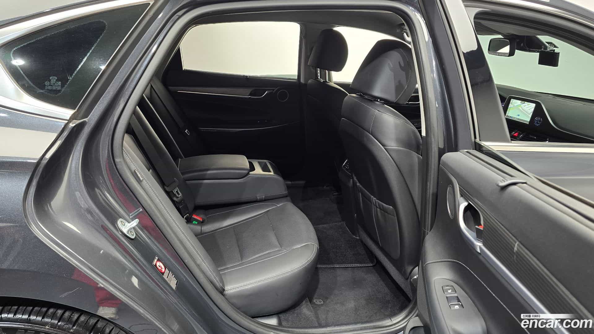 Grandeur Hyundai 2018.10-OPTION-016