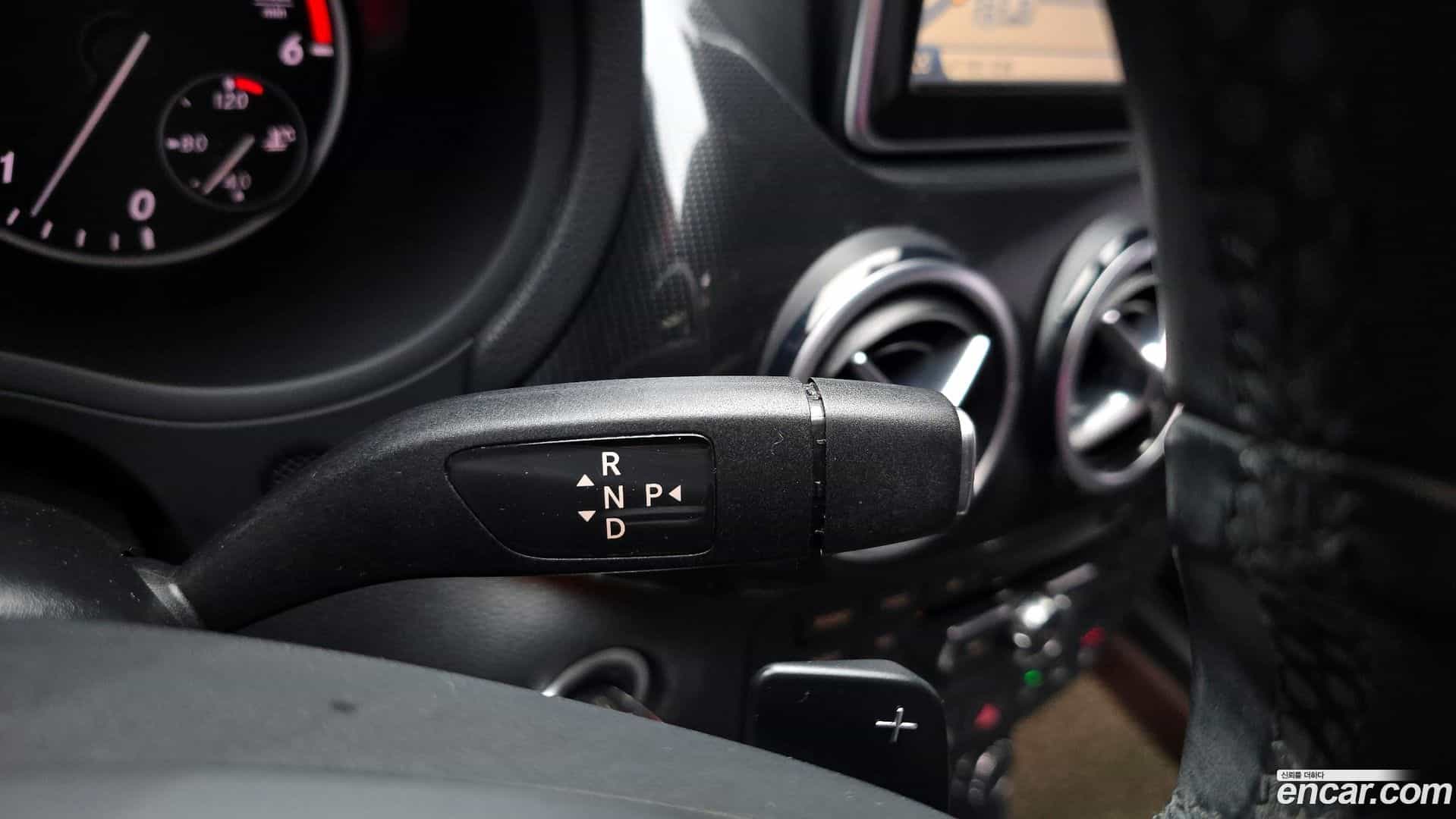 B-Class Mercedes-Benz 2014.11-INNER-009