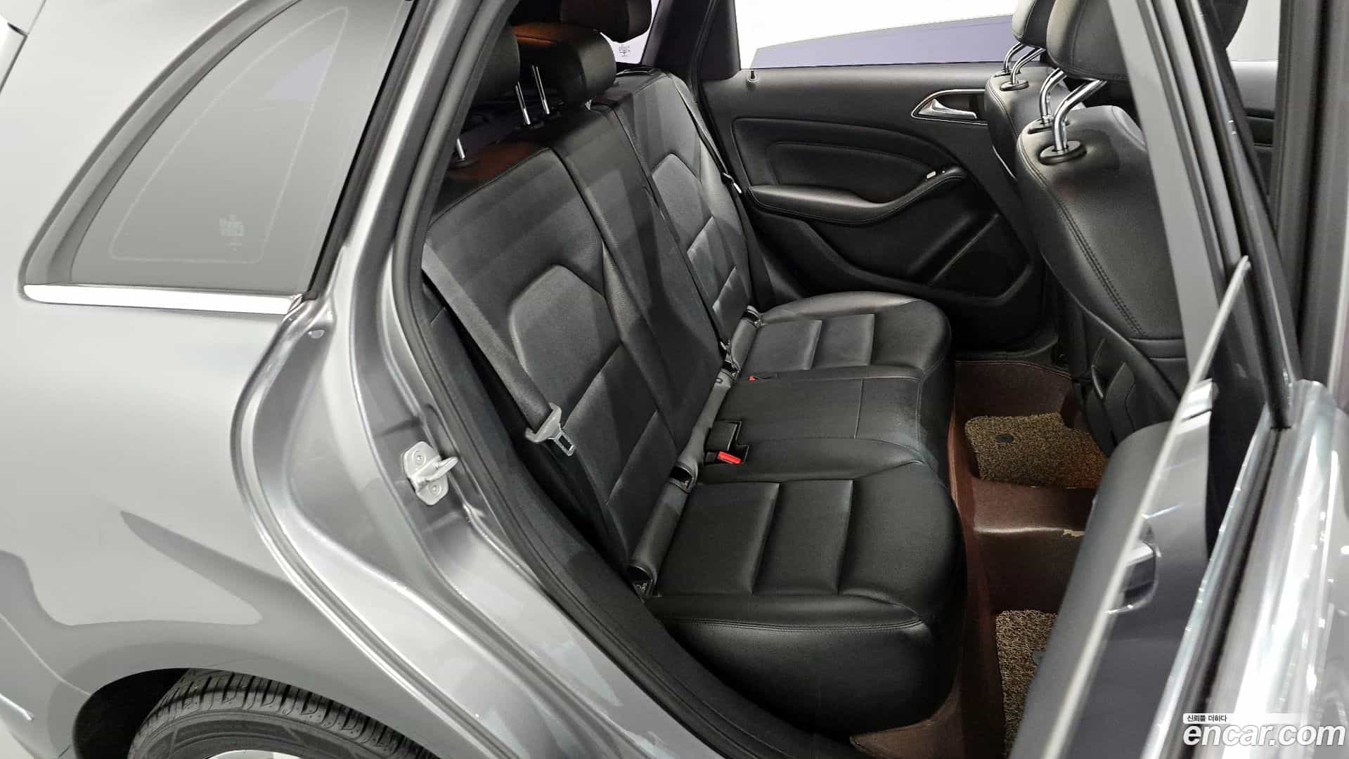 B-Class Mercedes-Benz 2014.11-OPTION-016