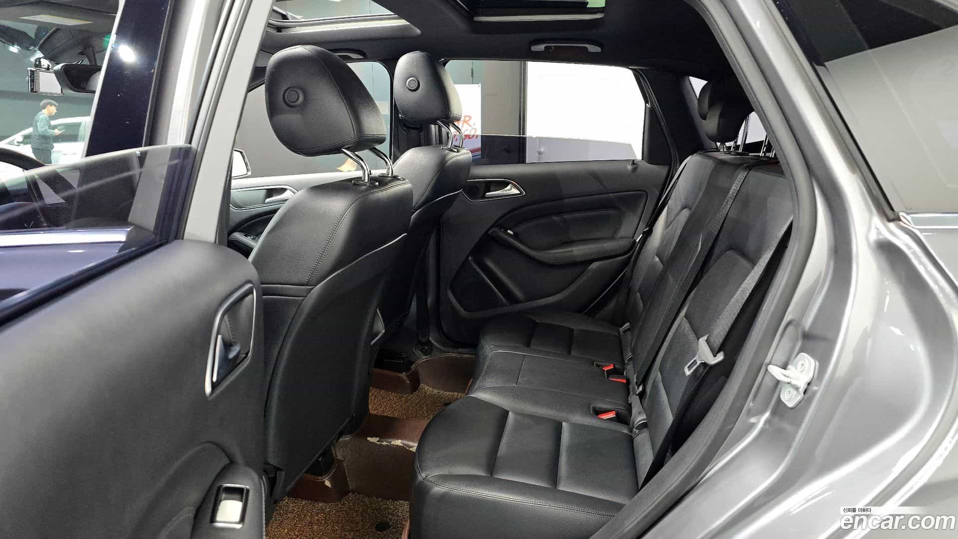 B-Class Mercedes-Benz 2014.11-OPTION-017