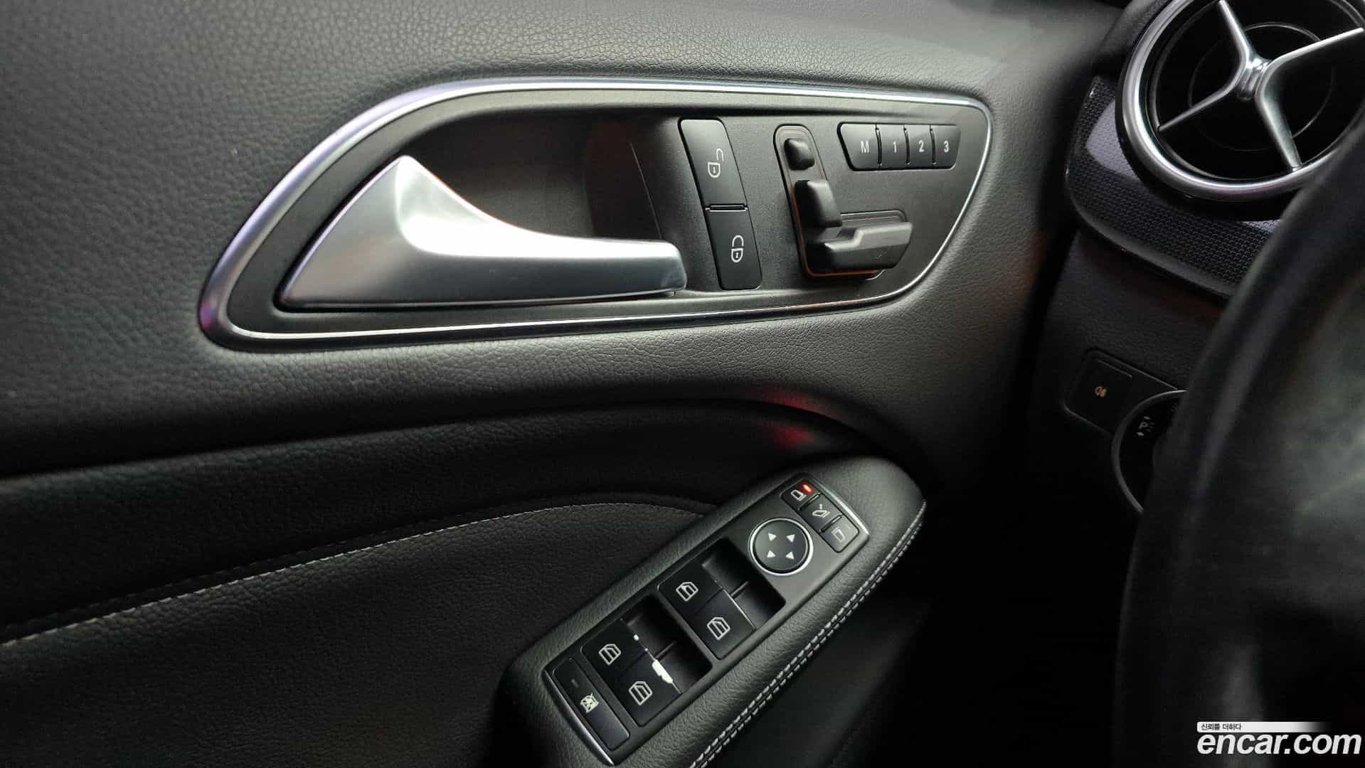 B-Class Mercedes-Benz 2014.11-OPTION-022