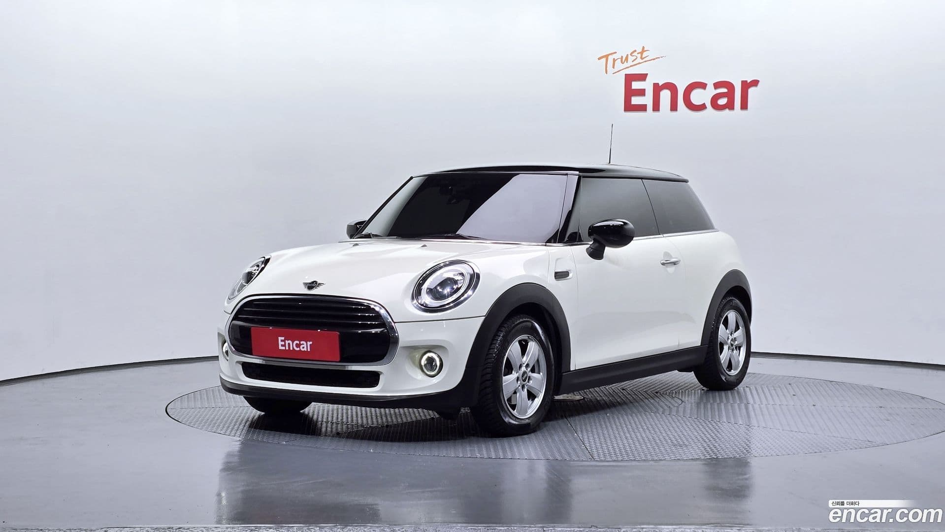 Main__Slider__Photo:Cooper Mini 2020.4-0