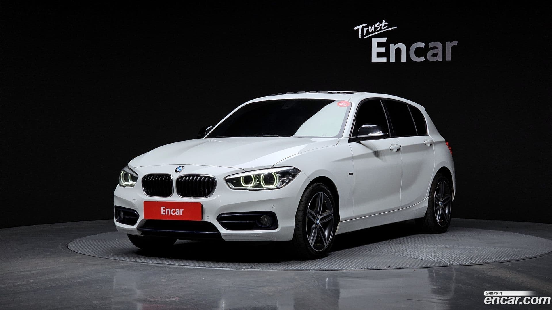 Main__Slider__Photo:1-Series BMW 2016.11-0