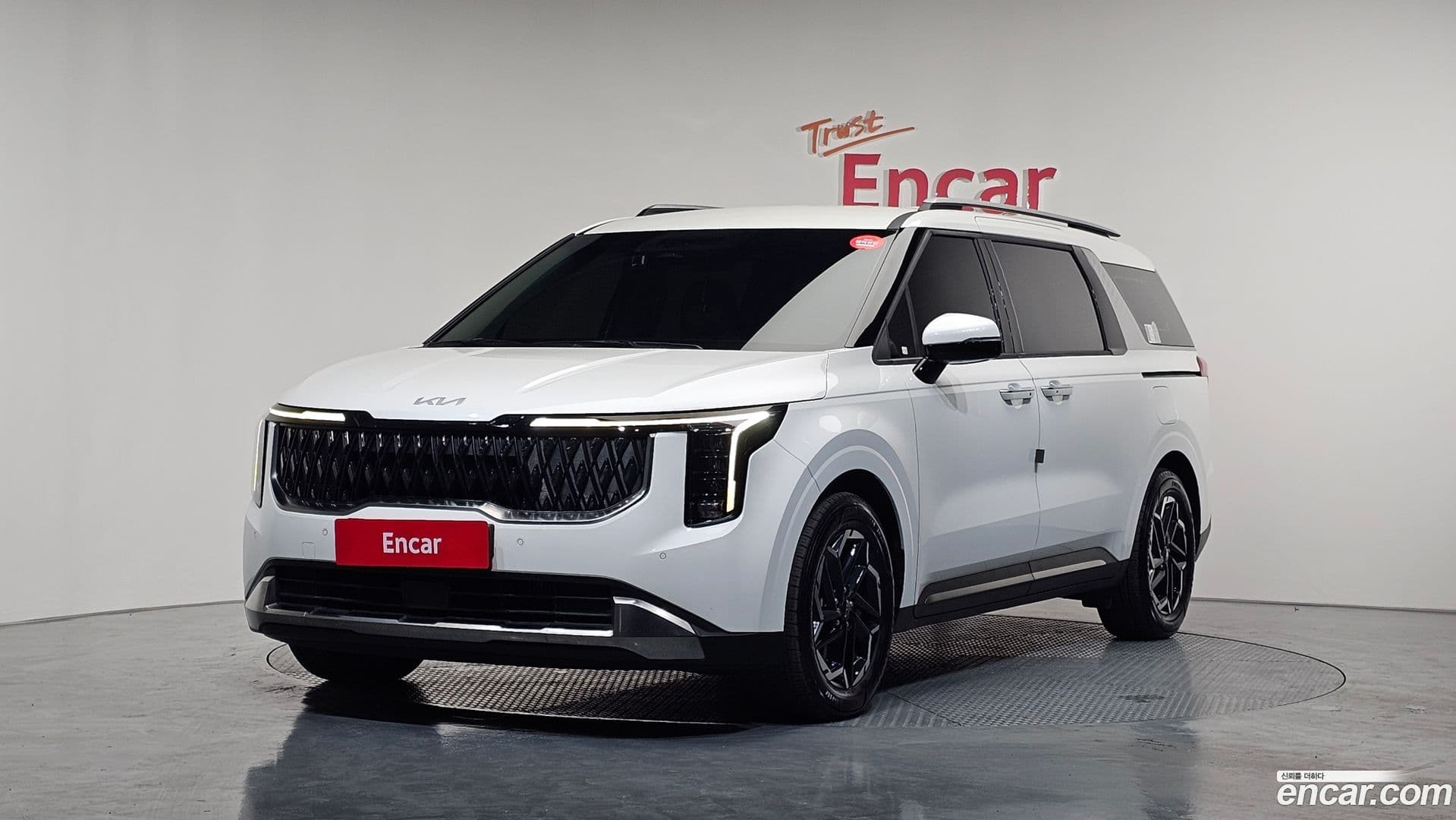 Main__Slider__Photo:Canival Kia 2024.1-0