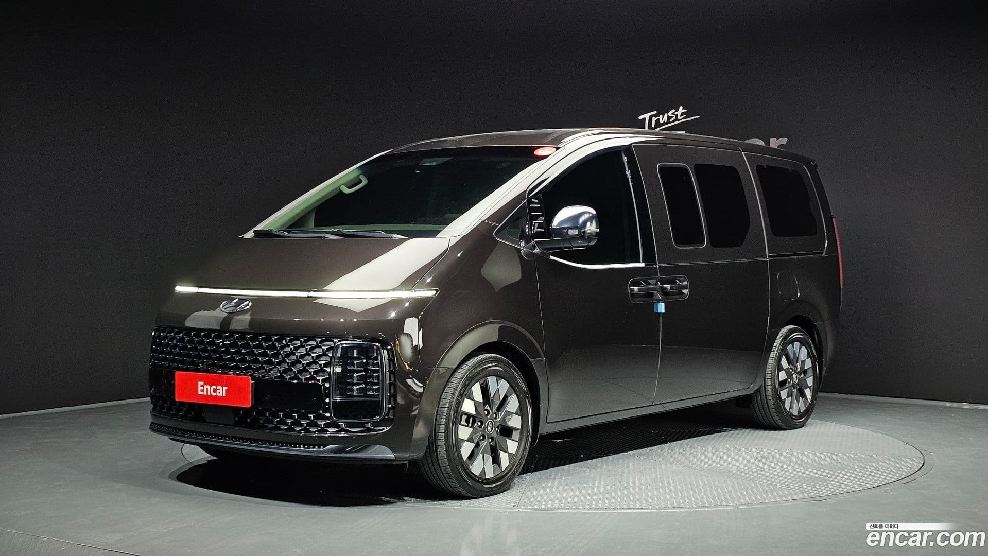 Main__Slider__Photo:Staria Hyundai 2023.11-0