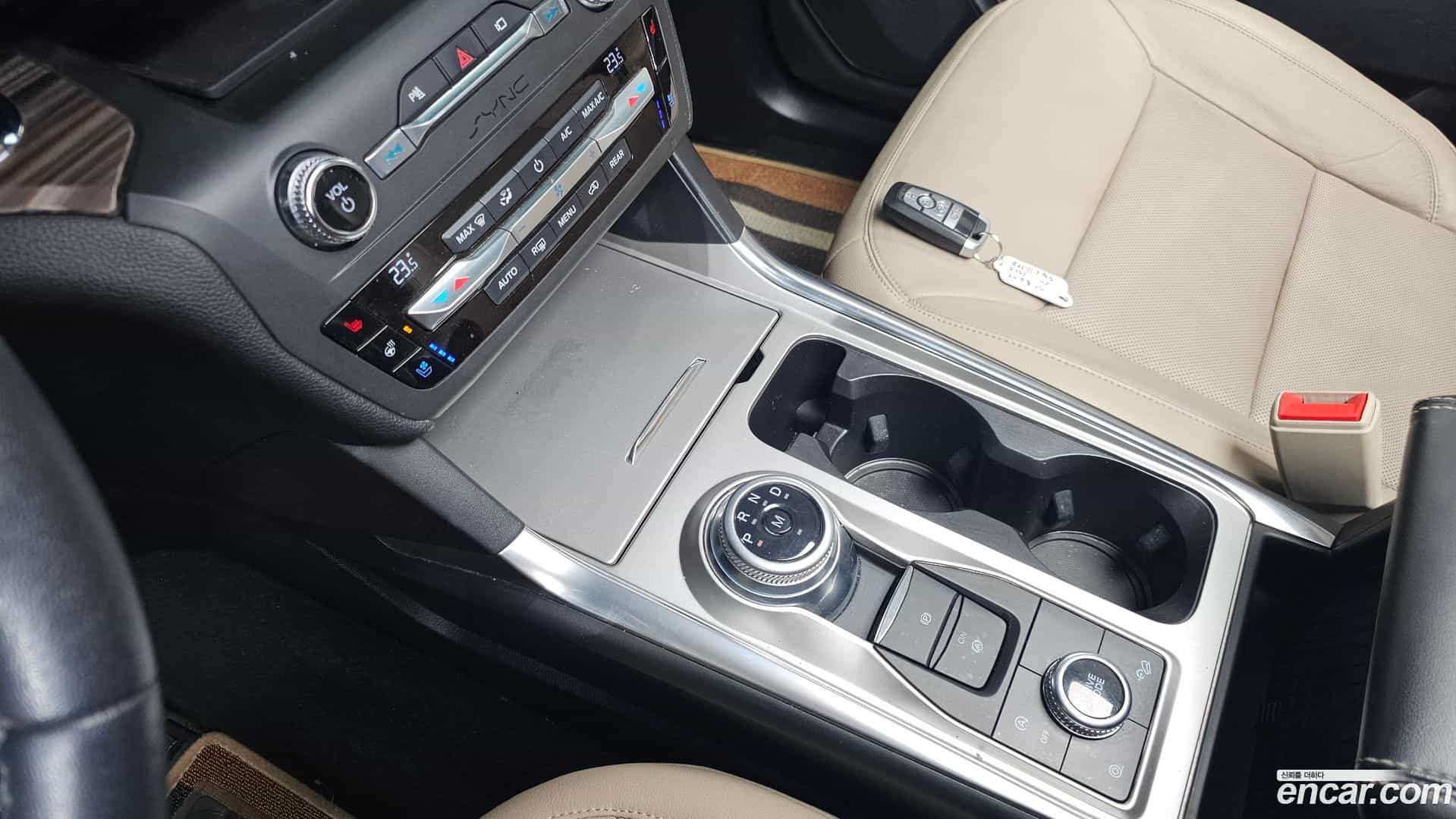 Explorer Ford 2020.3-INNER-009