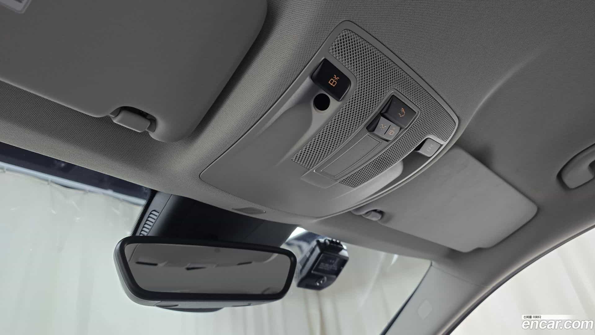 GLA-Class Mercedes-Benz 2018.9-OPTION-022