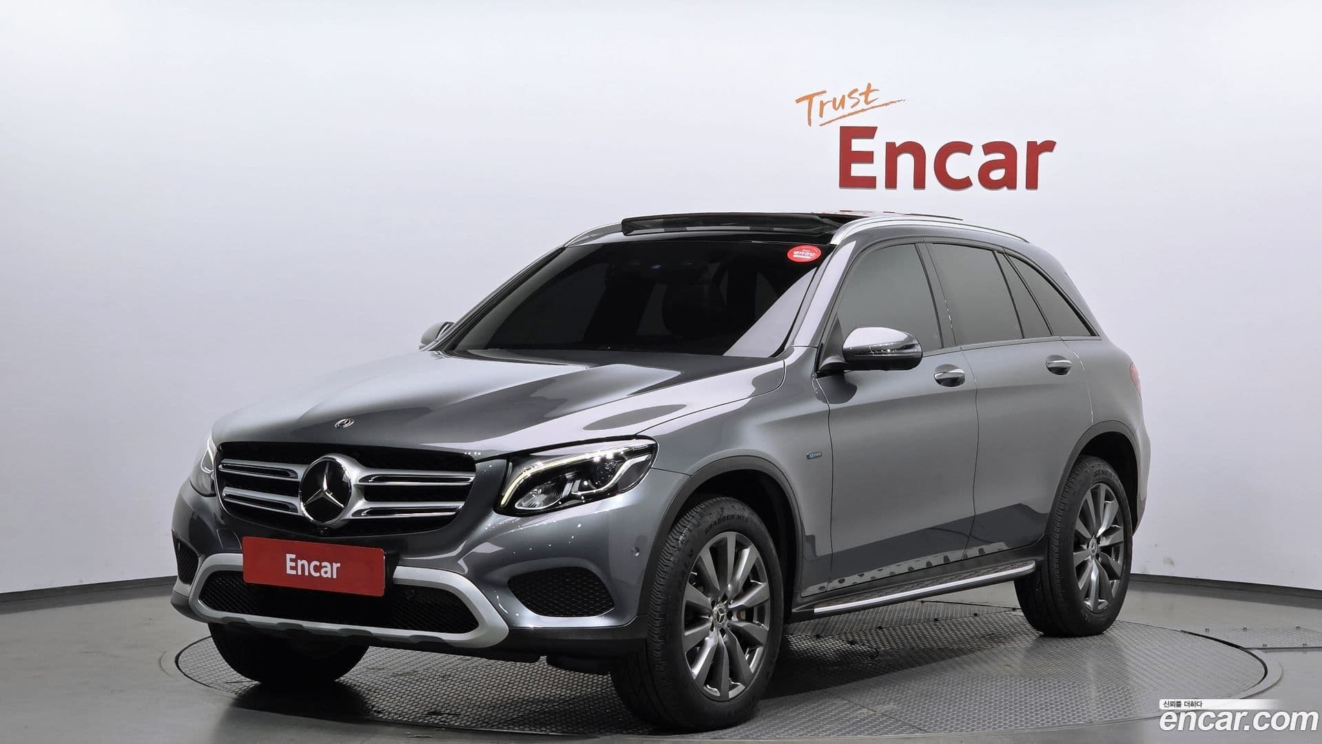 Main__Slider__Photo:GLC-Class Mercedes-Benz 2019.6-0