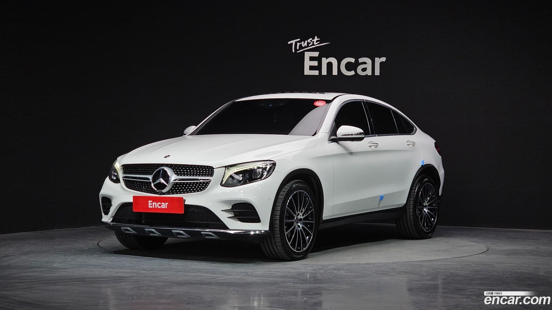 Main__Slider__Photo:GLC-Class Mercedes-Benz 2019.7-0