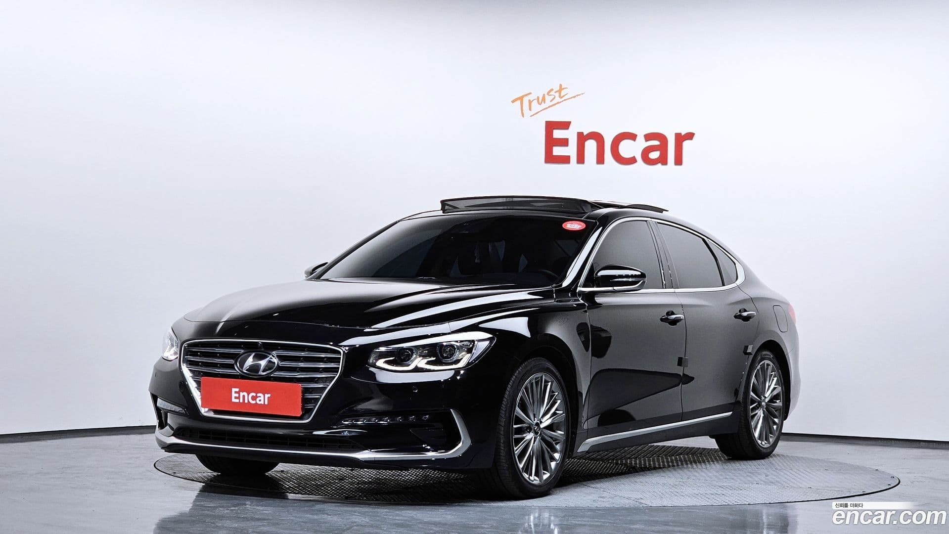 Main__Slider__Photo:Grandeur Hyundai 2019.1-0