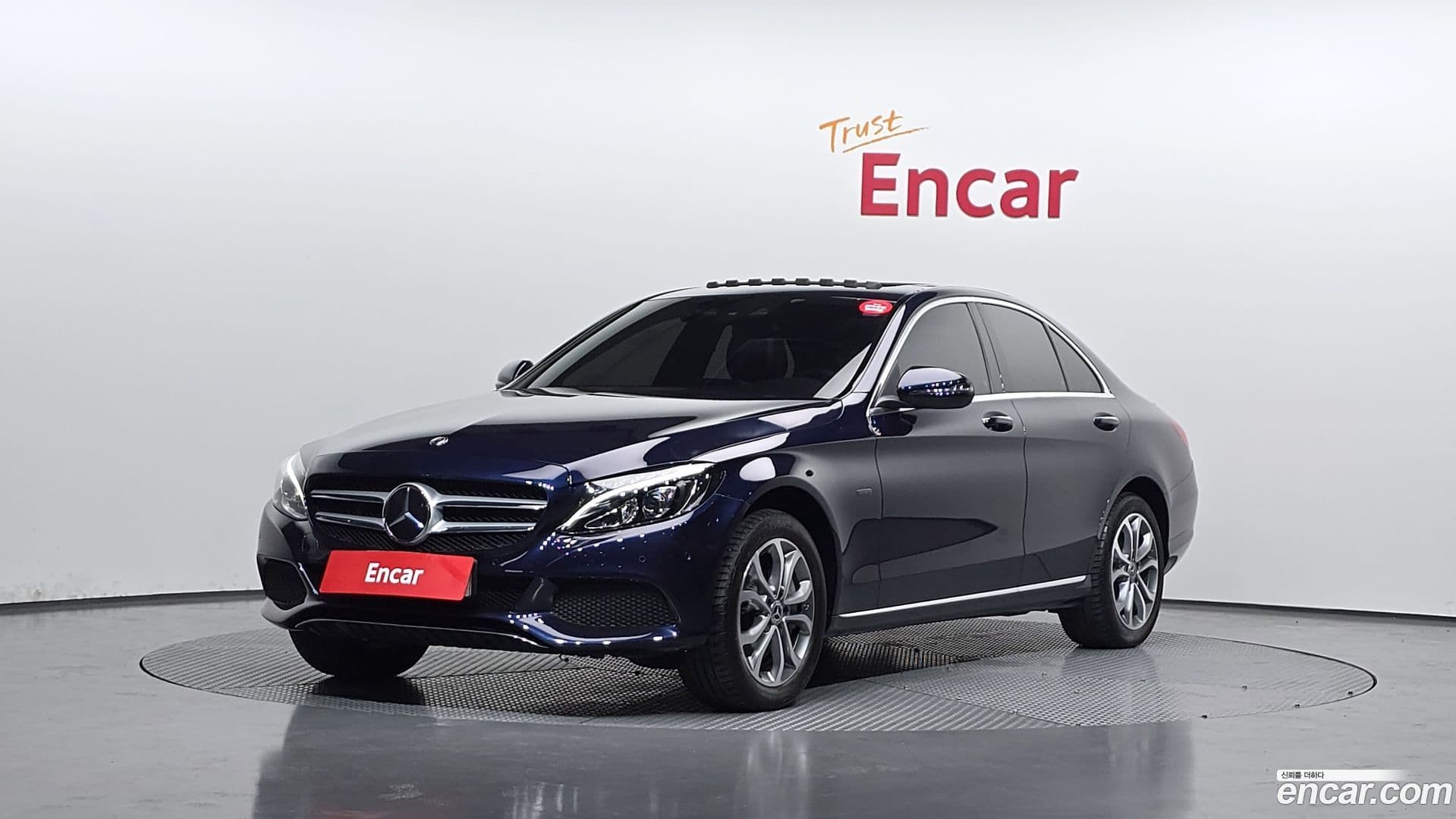 Main__Slider__Photo:C-Class Mercedes-Benz 2018.11-0