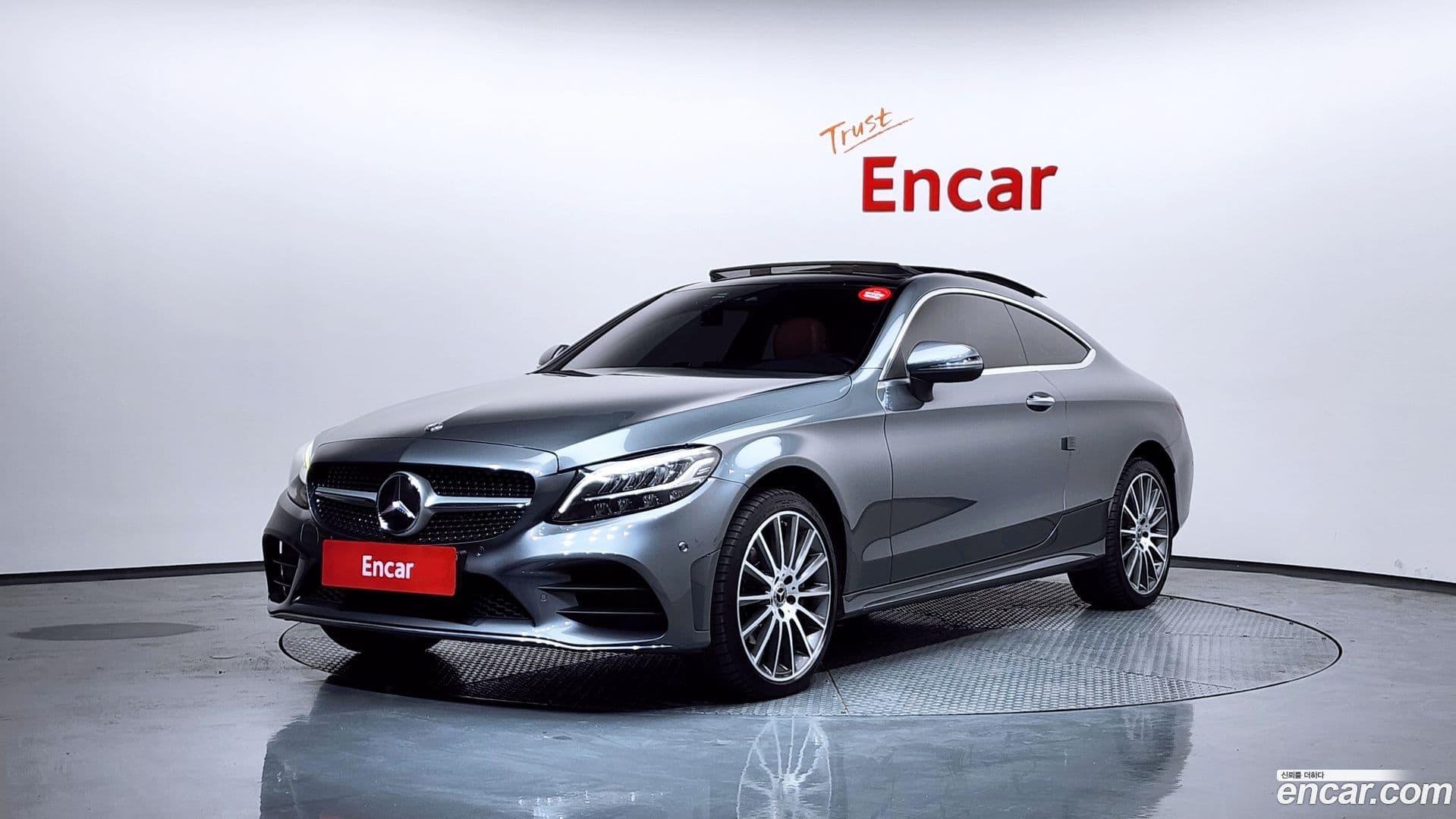 Main__Slider__Photo:C-Class Mercedes-Benz 2019.5-0