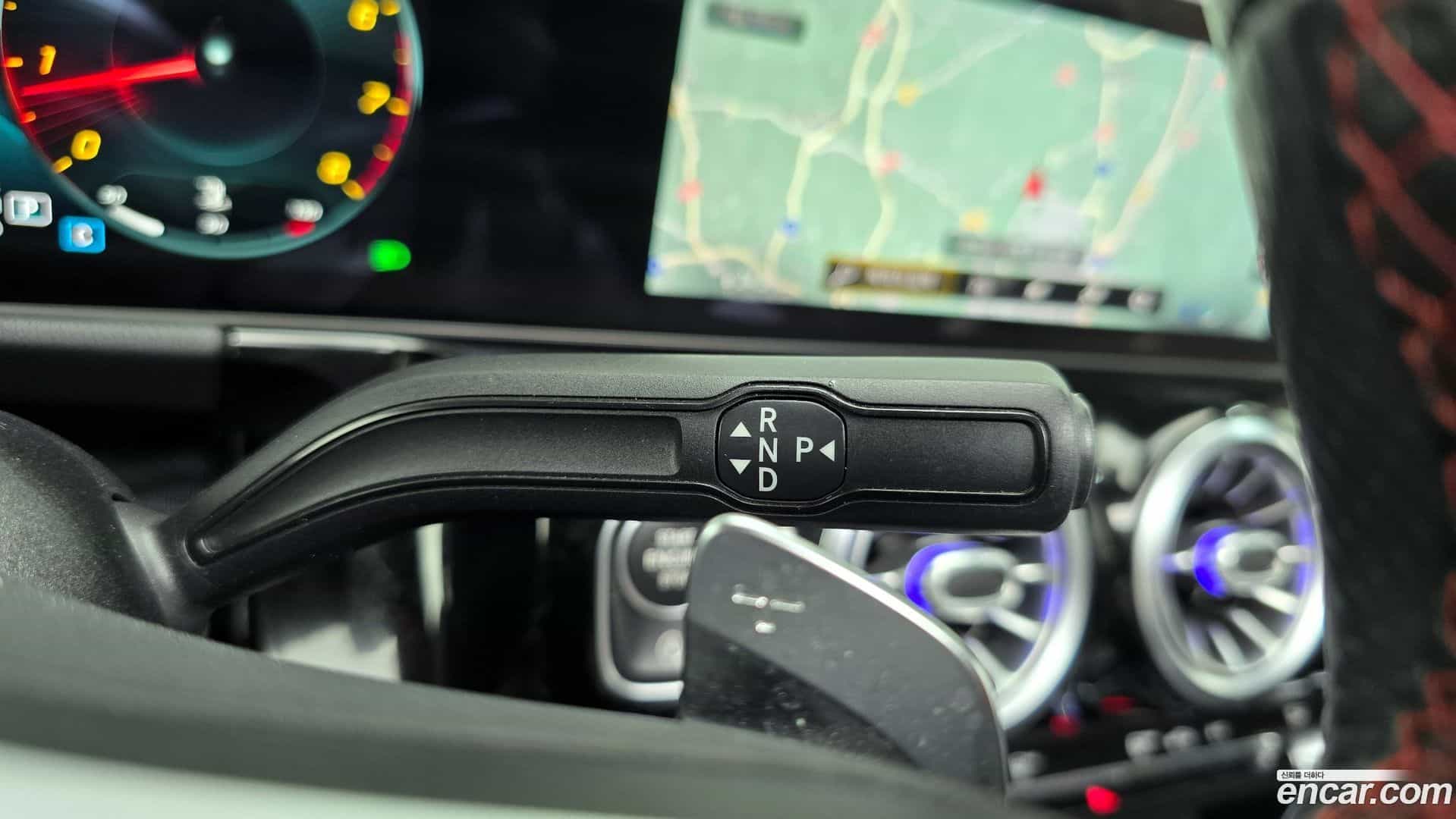 GLA-Class Mercedes-Benz 2020.9-INNER-009