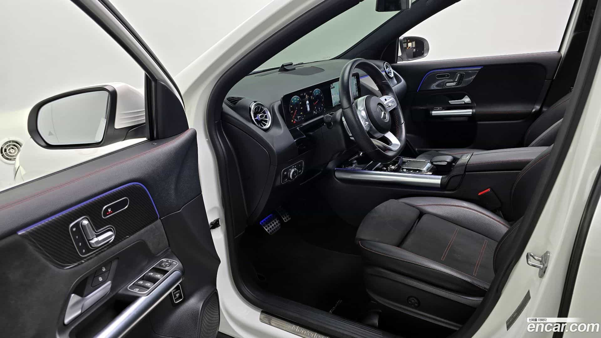 GLA-Class Mercedes-Benz 2020.9-INNER-010