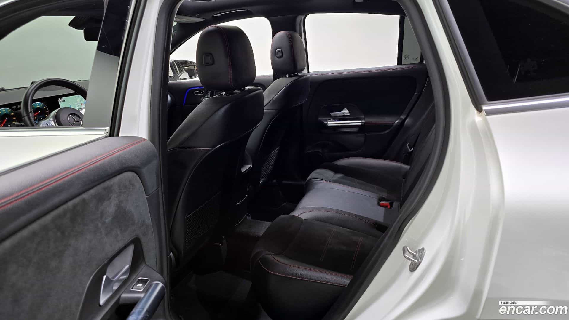 GLA-Class Mercedes-Benz 2020.9-OPTION-015