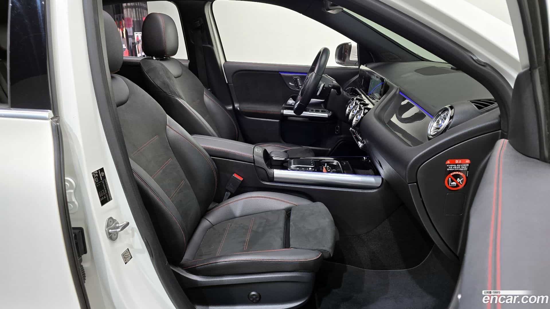 GLA-Class Mercedes-Benz 2020.9-OPTION-016