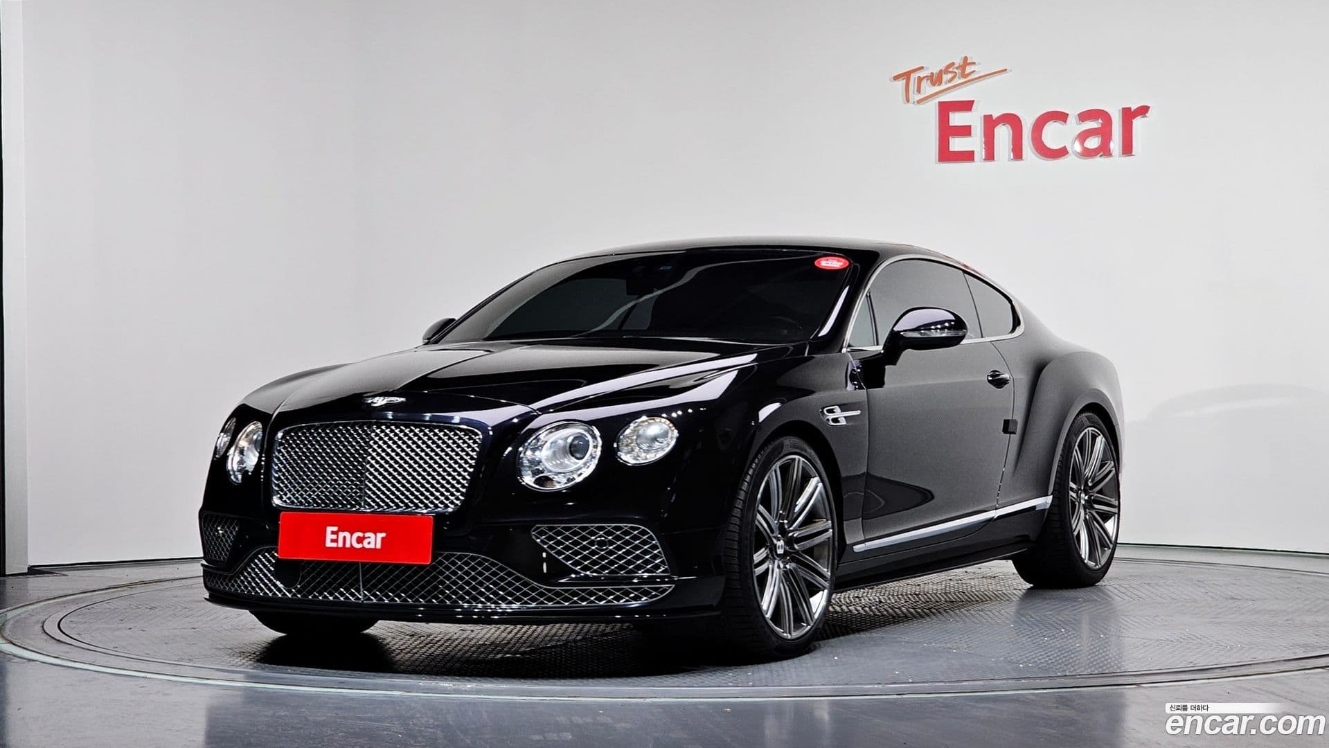Main__Slider__Photo:Continental Bentley 2015.10-0