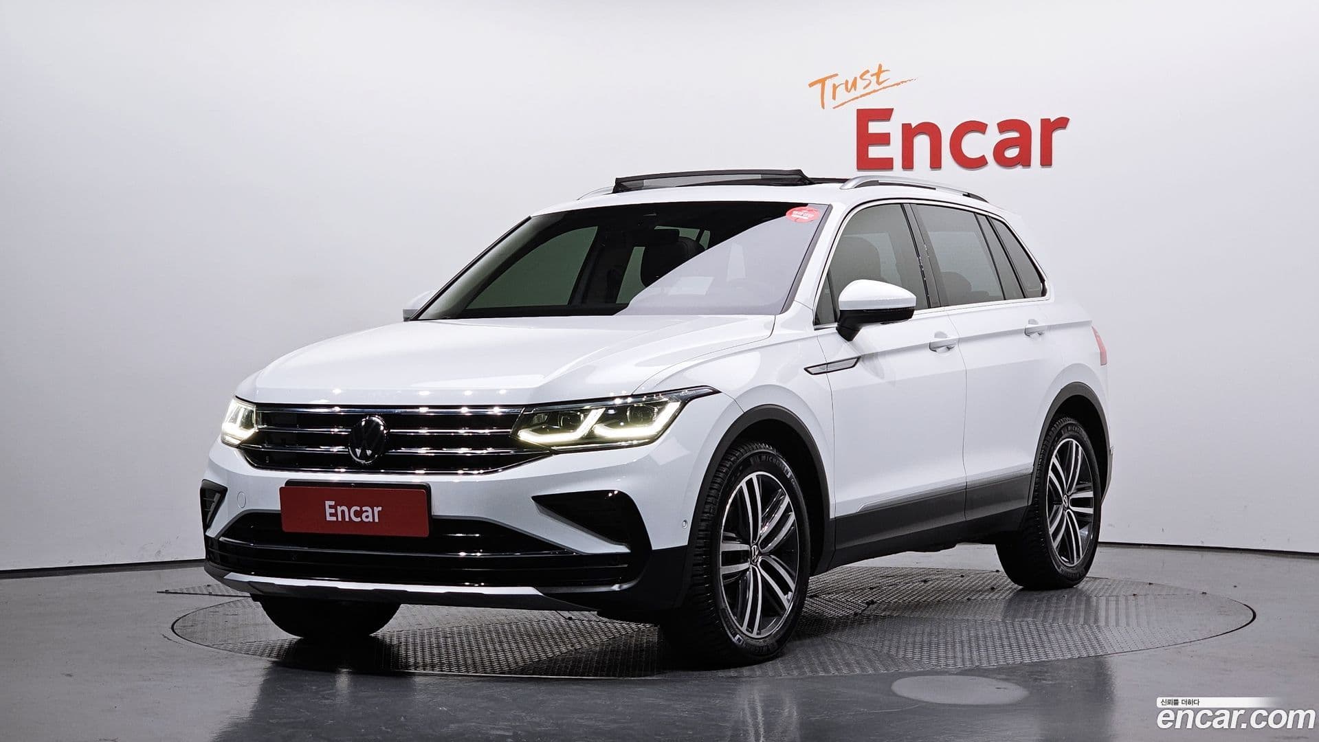 Main__Slider__Photo:Tiguan Volkswagen 2023.3-0