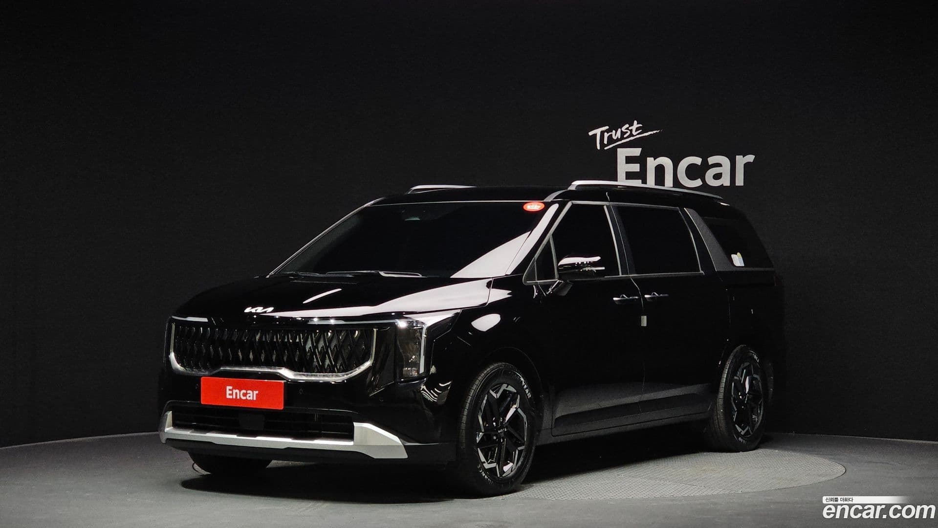 Main__Slider__Photo:Canival Kia 2024.0-0
