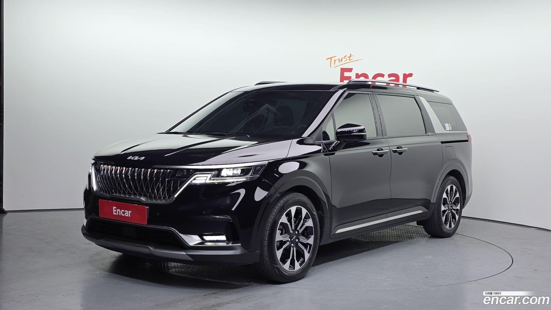 Main__Slider__Photo:Canival Kia 2021.10-0