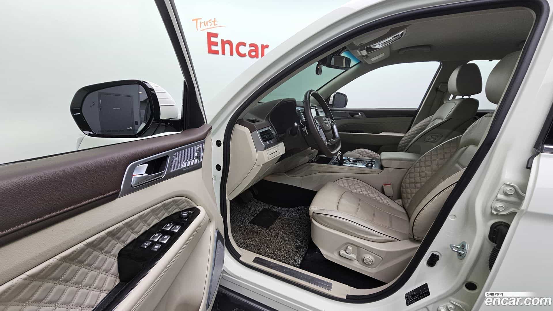 Rexton KG Mobility 2020.11-INNER-010