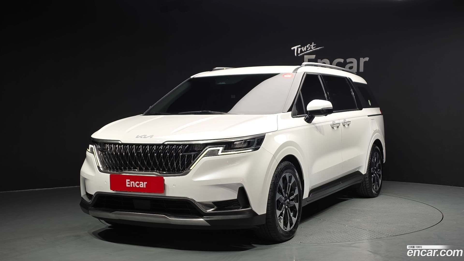 Main__Slider__Photo:Canival Kia 2023.8-0
