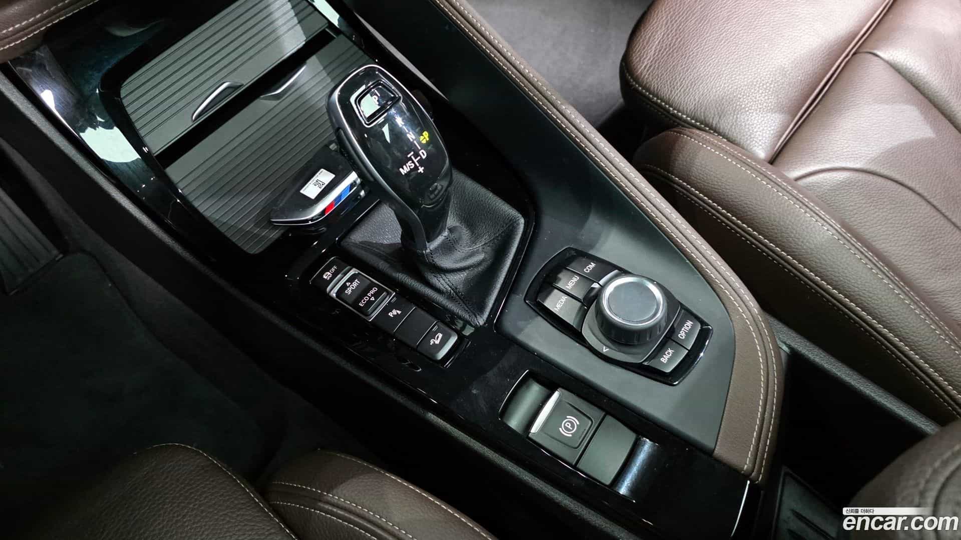 X1 BMW 2021.0-INNER-009