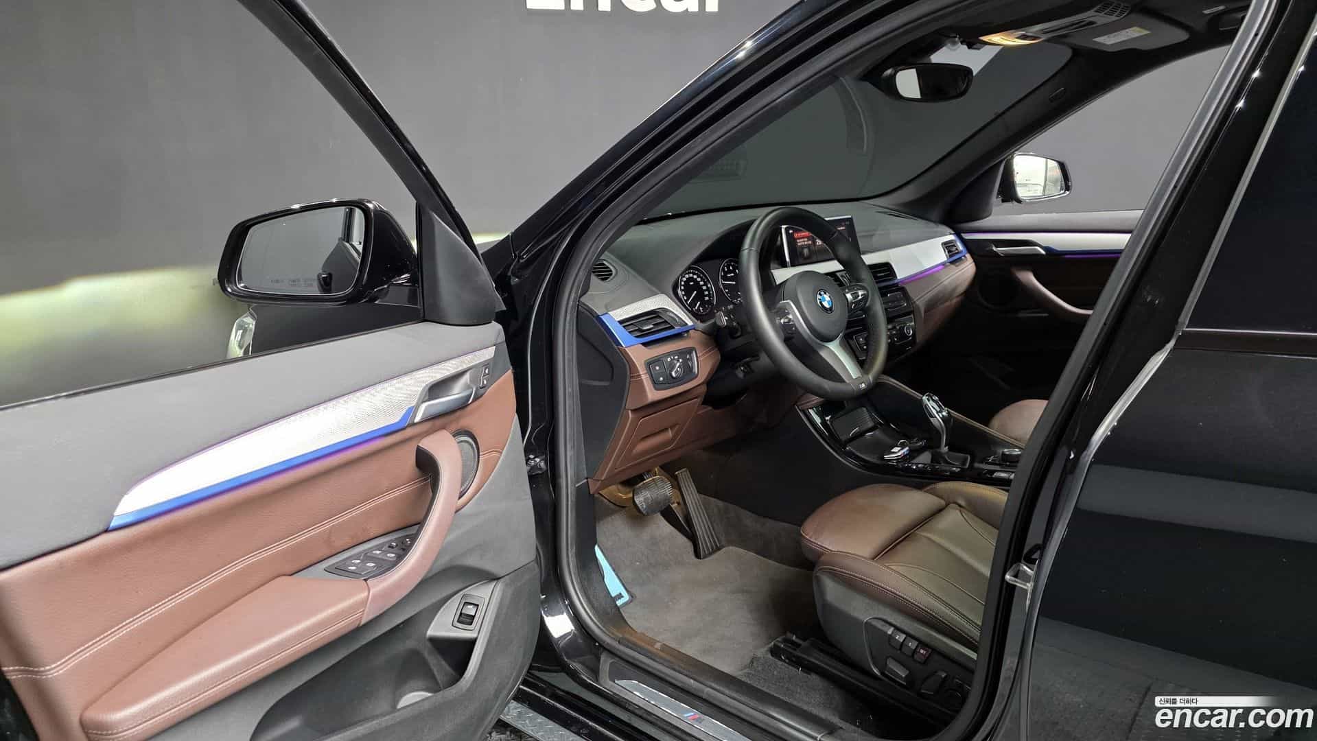 X1 BMW 2021.0-INNER-010