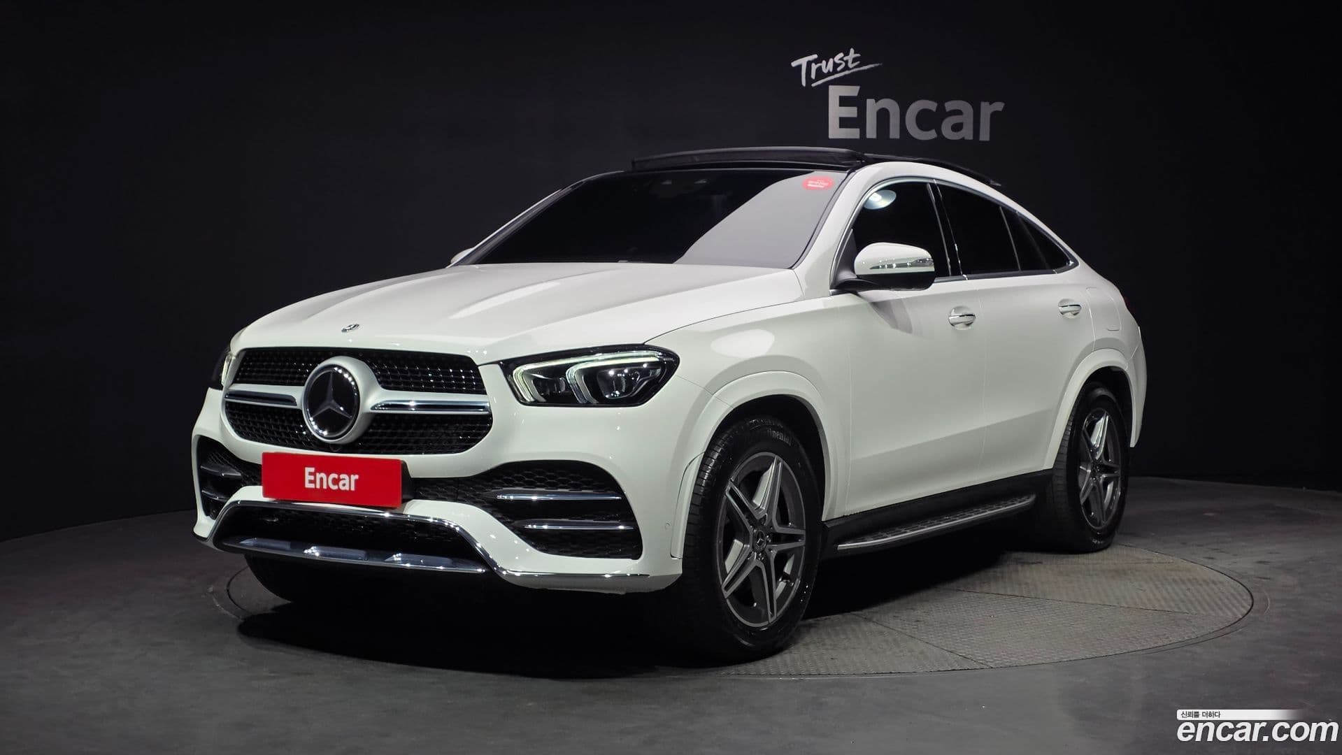 Main__Slider__Photo:GLE-Class Mercedes-Benz 2022.8-0