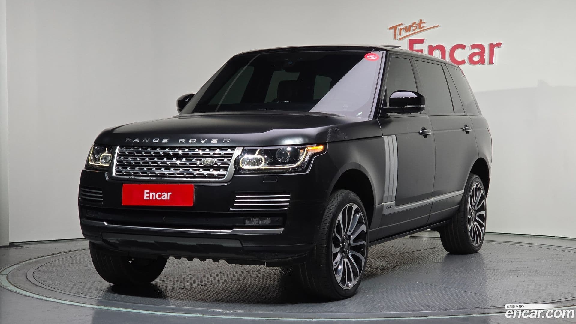 Main__Slider__Photo:Range Rover Land Rover 2017.2-0