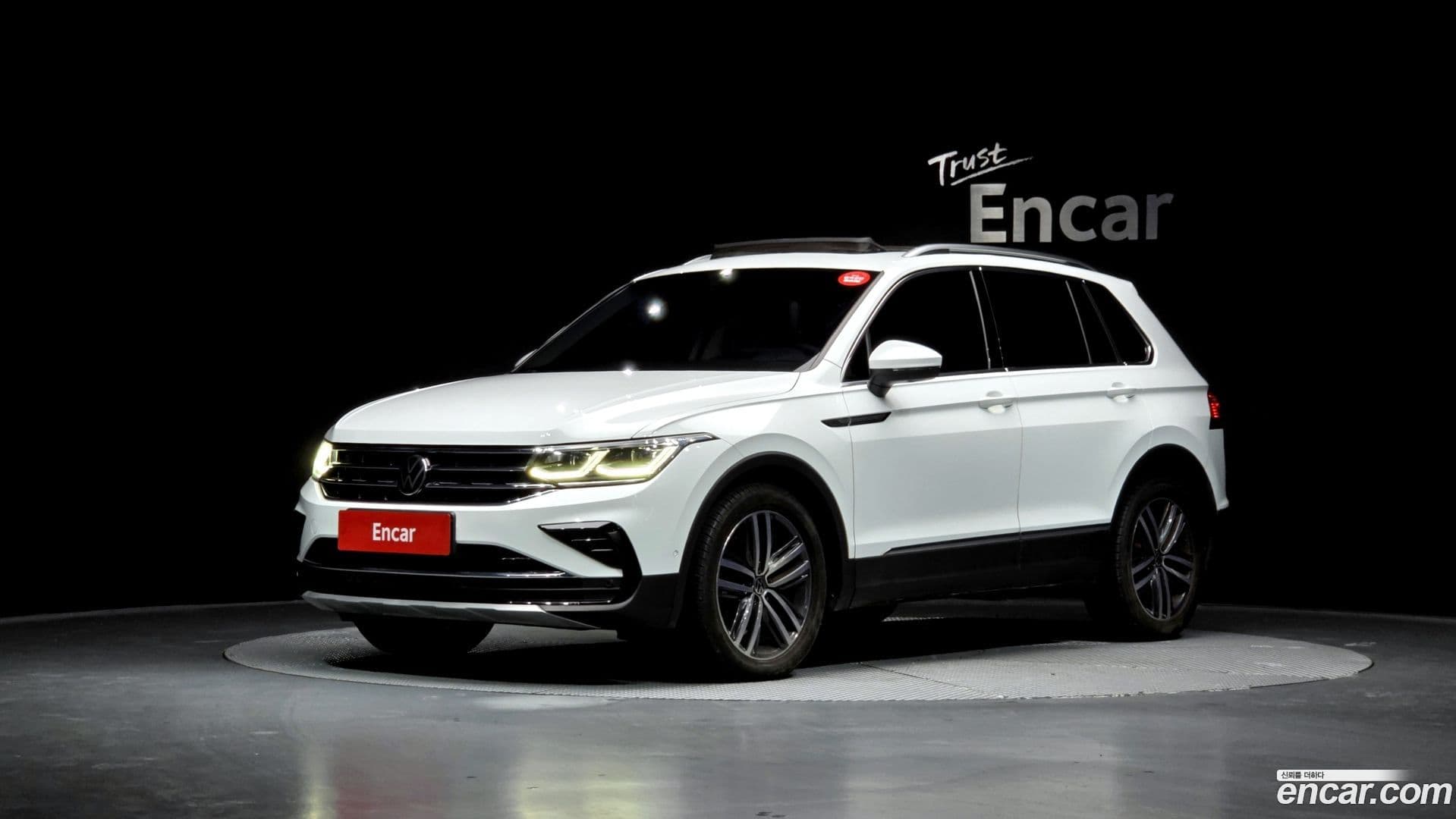 Main__Slider__Photo:Tiguan Volkswagen 2022.9-0