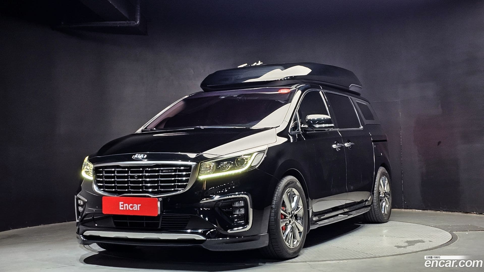 Main__Slider__Photo:Canival Kia 2019.3-0
