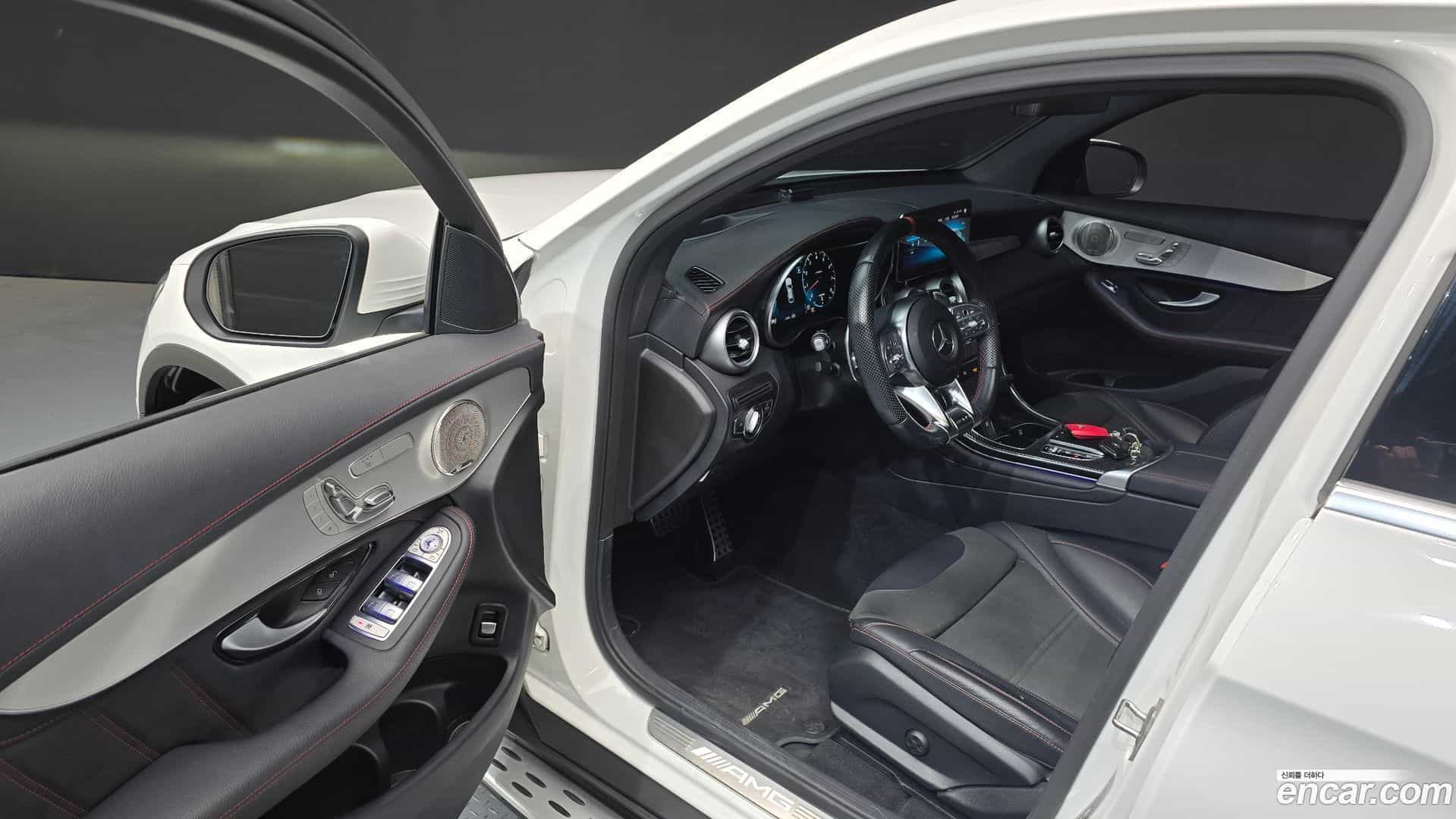 GLC-Class Mercedes-Benz 2021.11-INNER-010