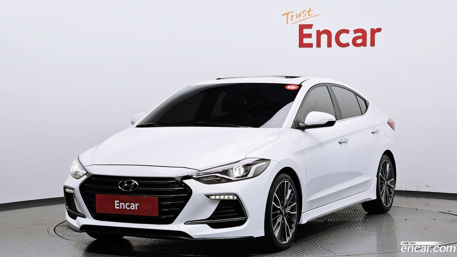 Main__Slider__Photo:AVANTE Hyundai 2018.8-0