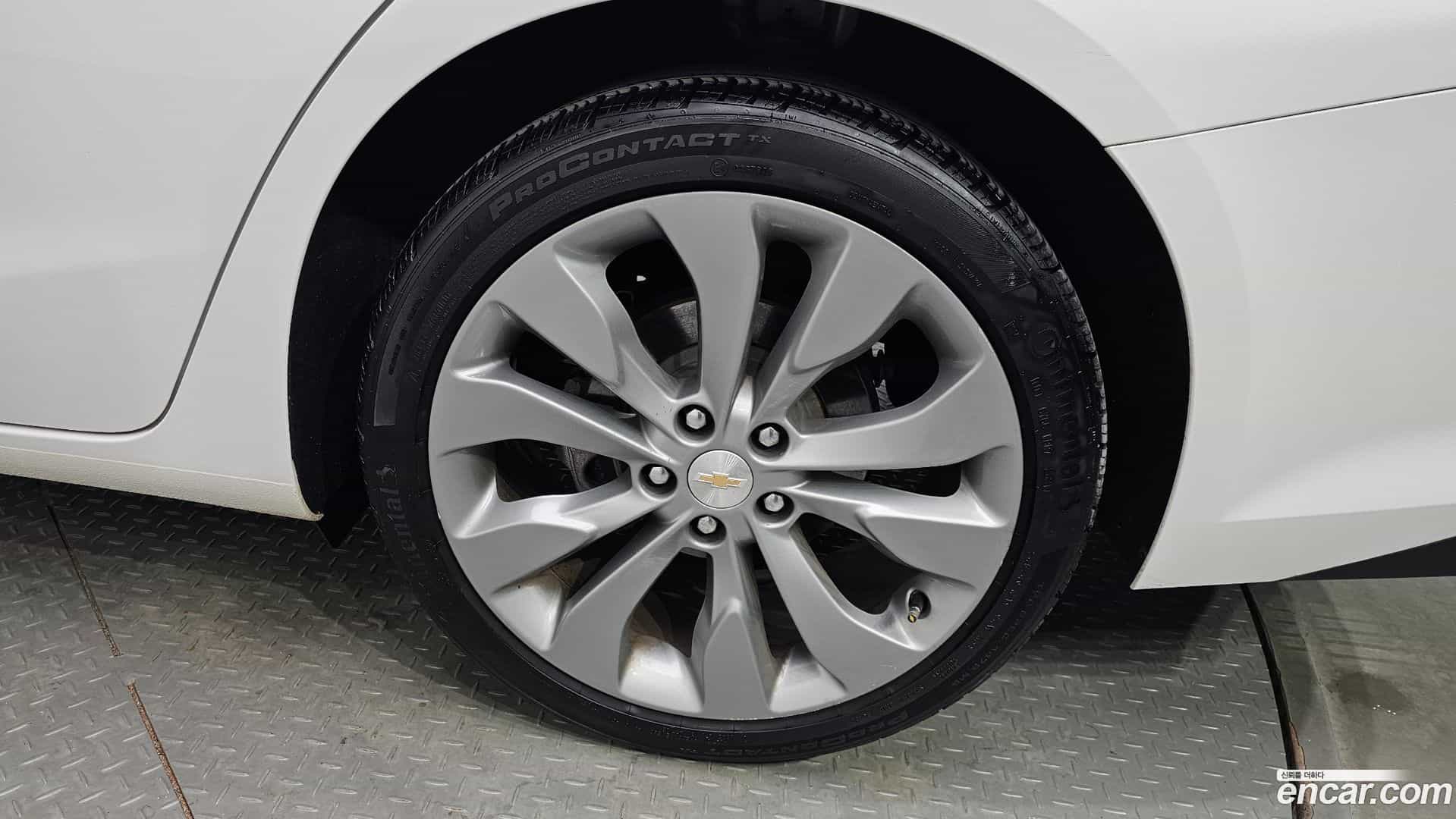 Malibu Chevrolet 2018.0-OUTER-005