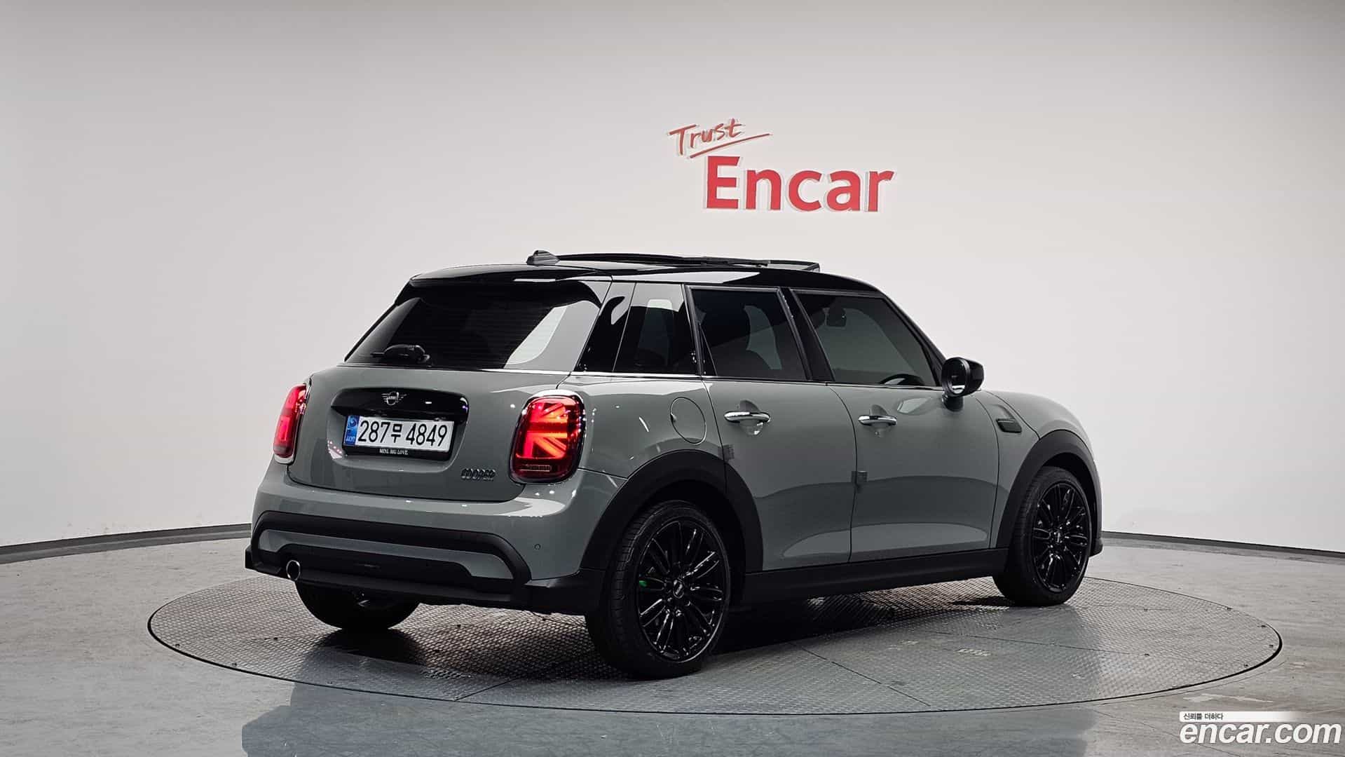 Cooper Mini 2022.1-OUTER-002