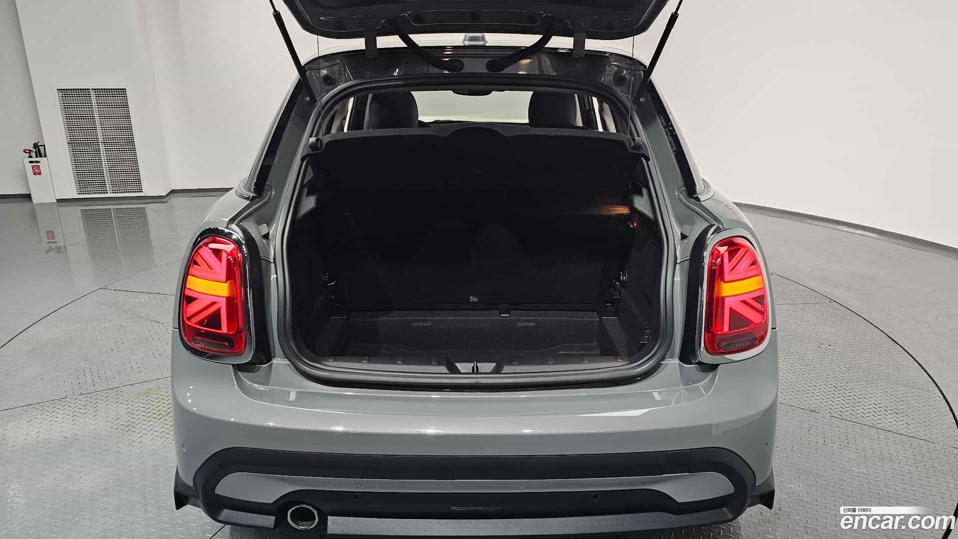 Cooper Mini 2022.1-OPTION-024