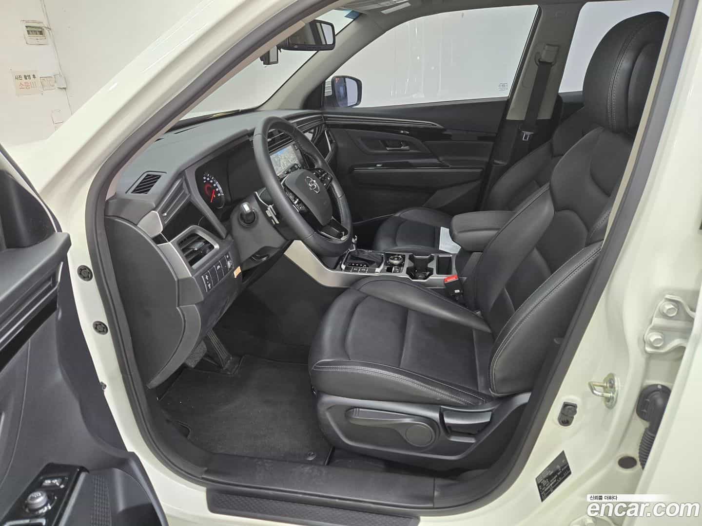 KORANDO KG Mobility 2020.8-INNER-010