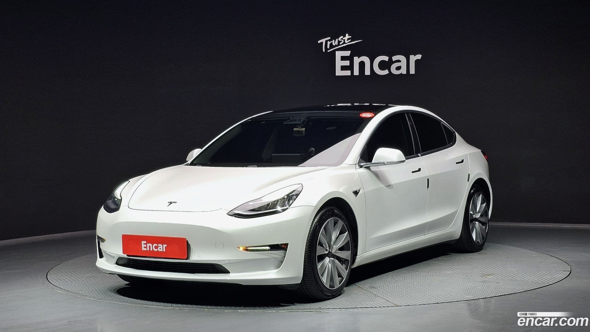Main__Slider__Photo:Model 3 Tesla 2020.11-0