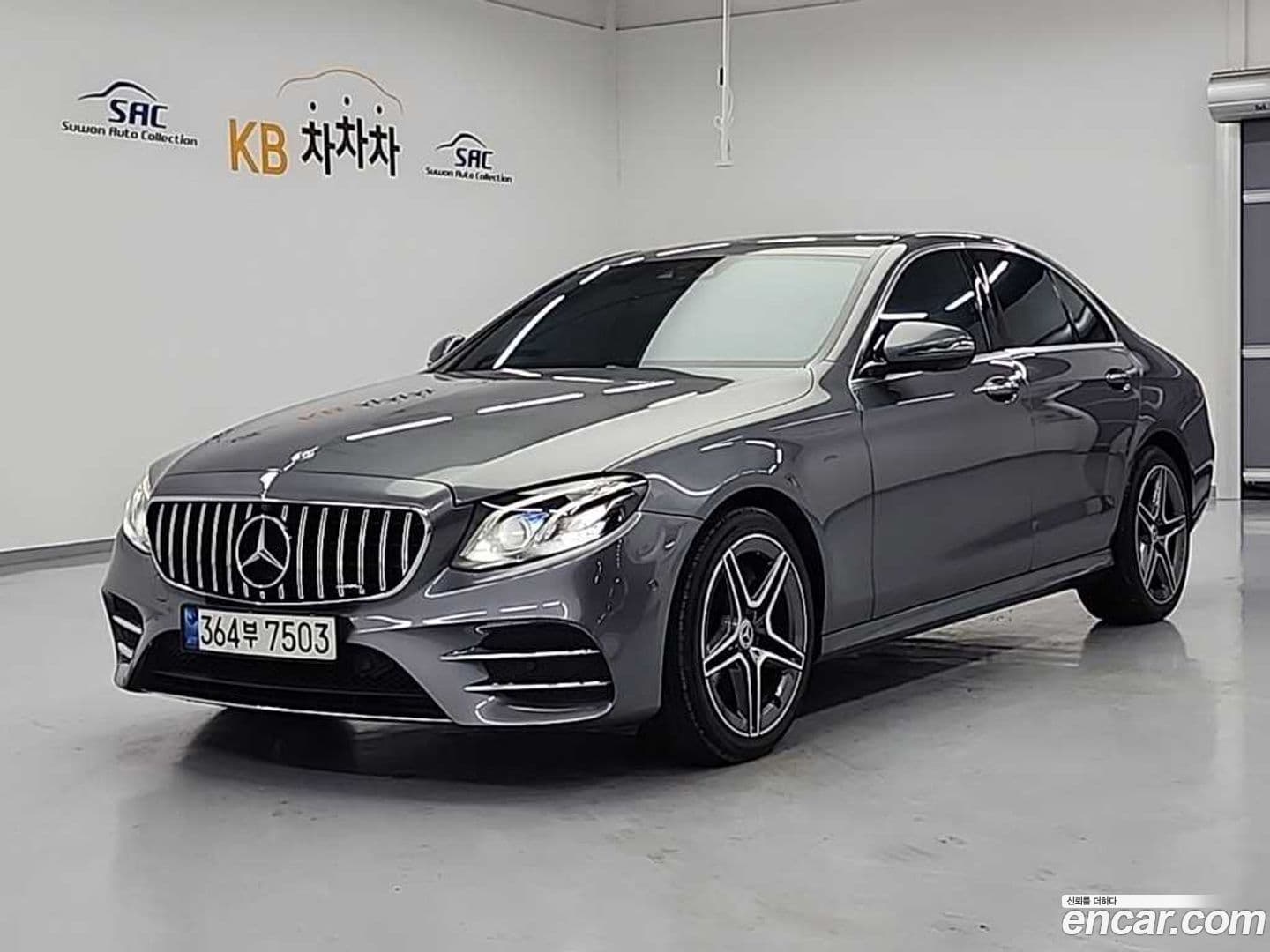 Main__Slider__Photo:E-Class Mercedes-Benz 2018.4-0