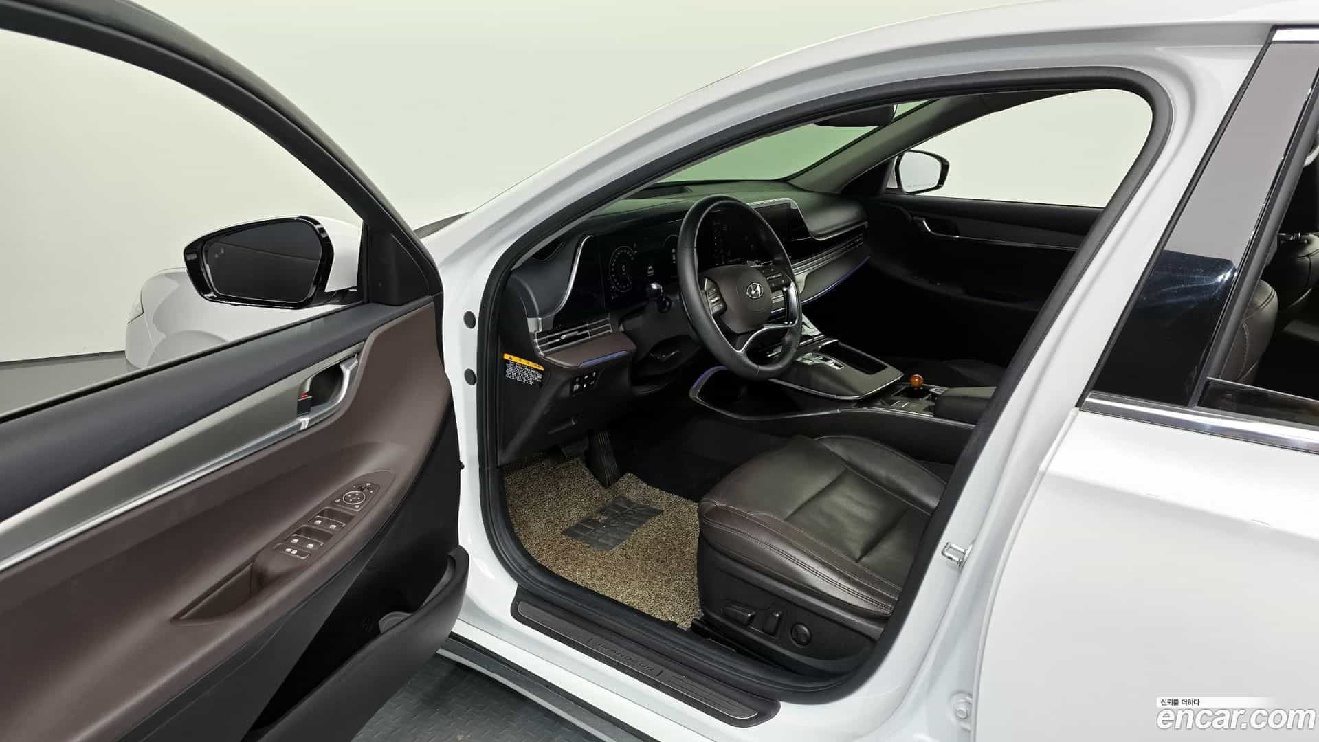 Grandeur Hyundai 2020.1-INNER-010