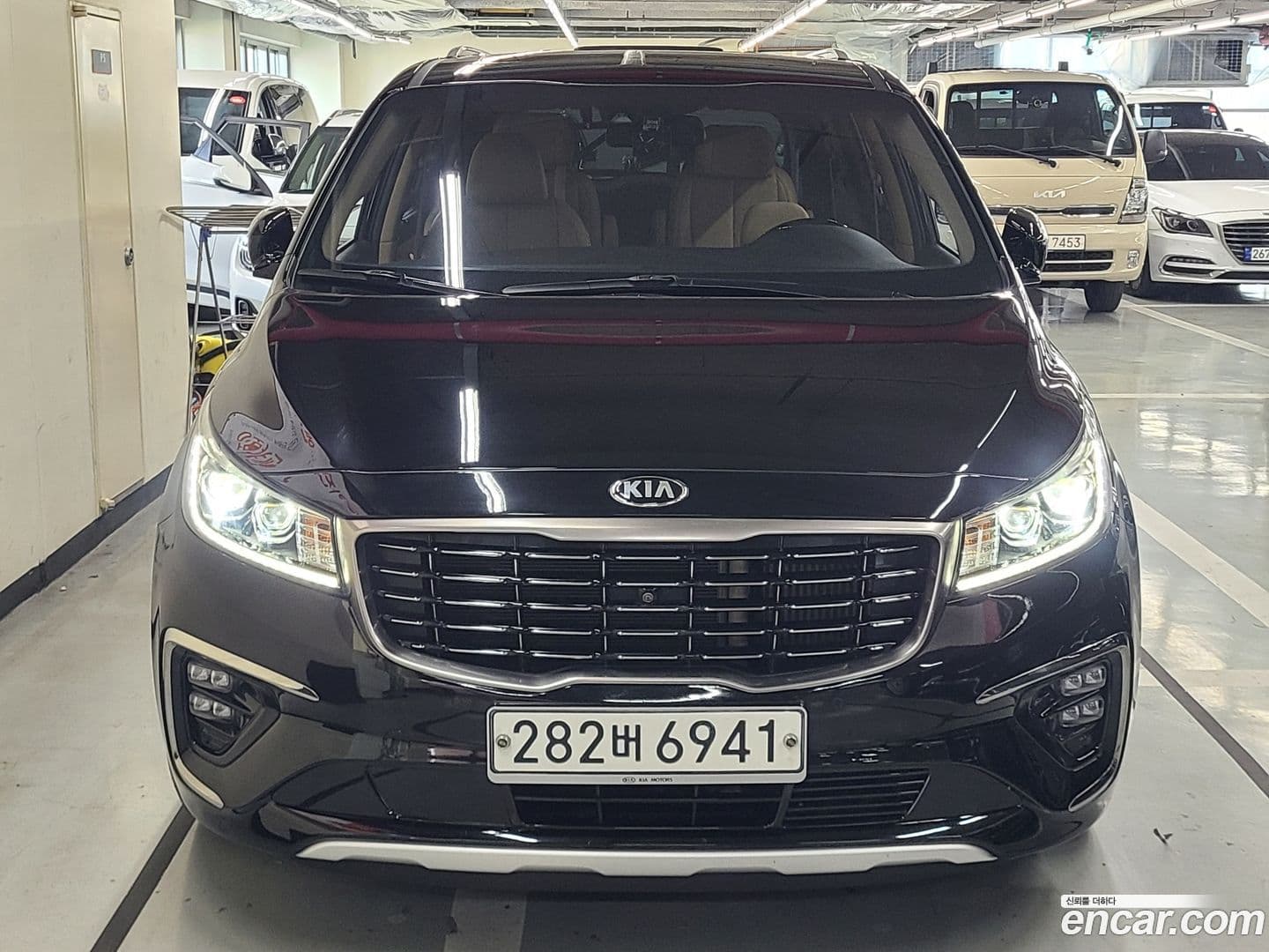 Main__Slider__Photo:Canival Kia 2020.2-0