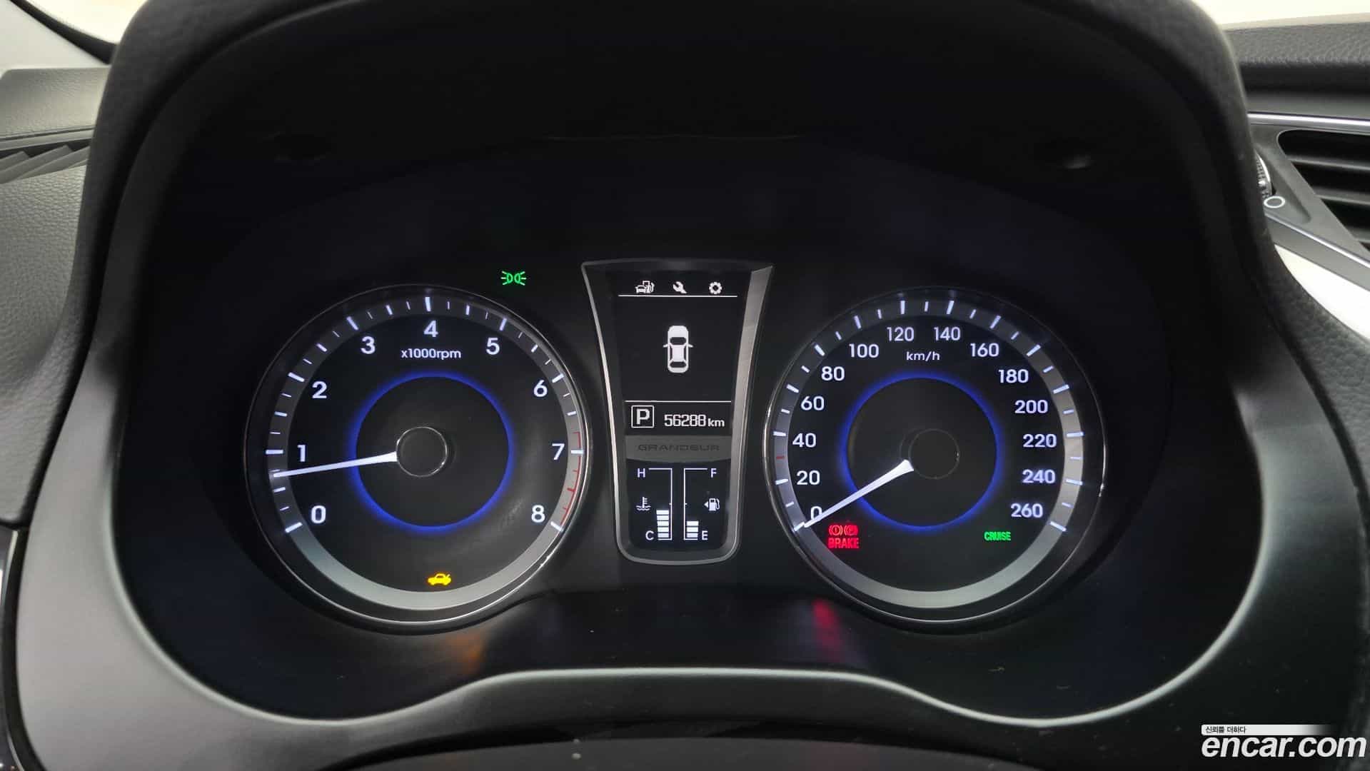 Grandeur Hyundai 2016.10-INNER-008