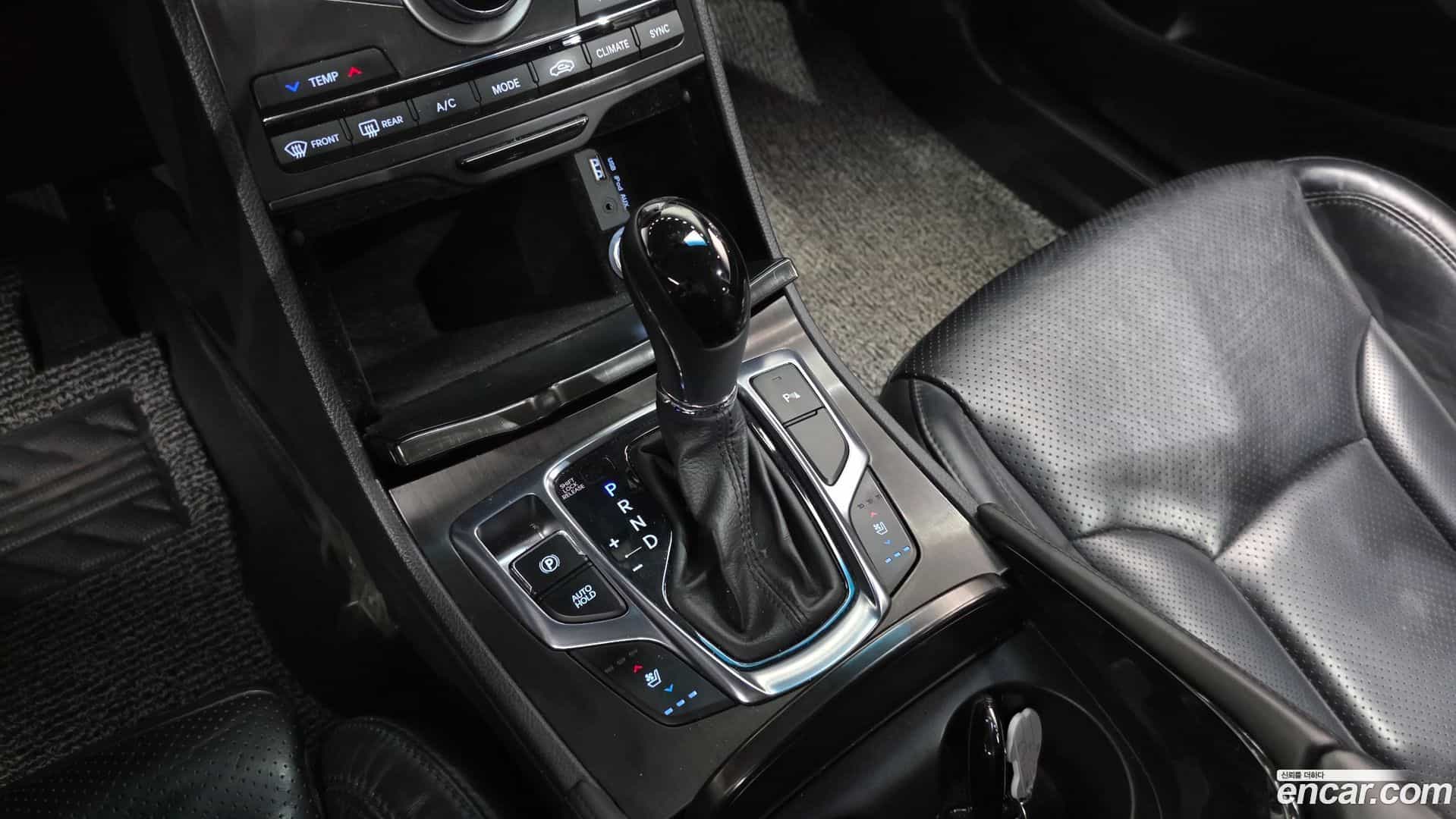 Grandeur Hyundai 2016.10-INNER-009