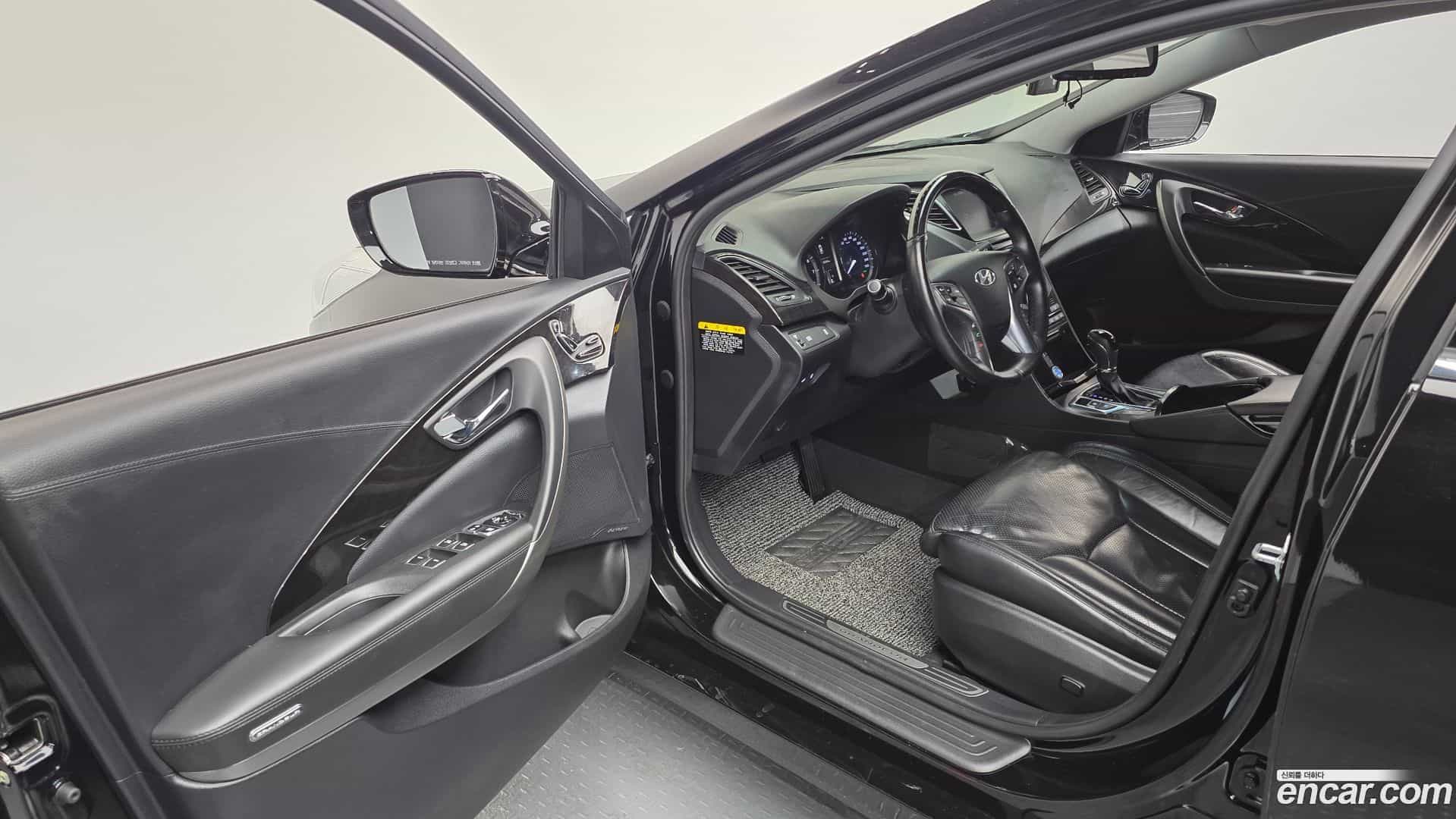 Grandeur Hyundai 2016.10-OPTION-015