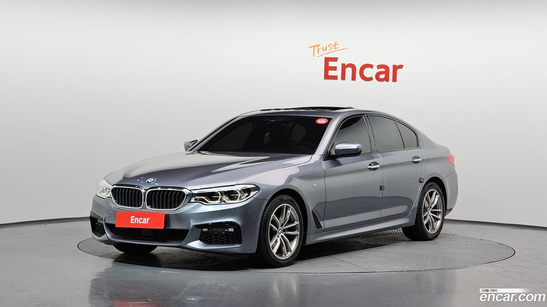 Main__Slider__Photo:5-Series BMW 2017.5-0