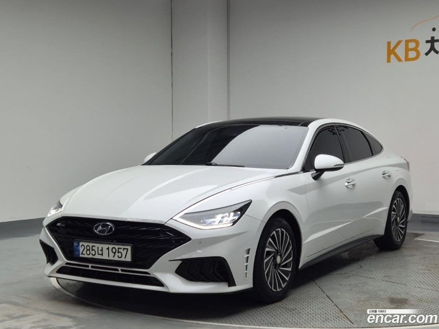 Main__Slider__Photo:Sonata Hyundai 2021.4-0