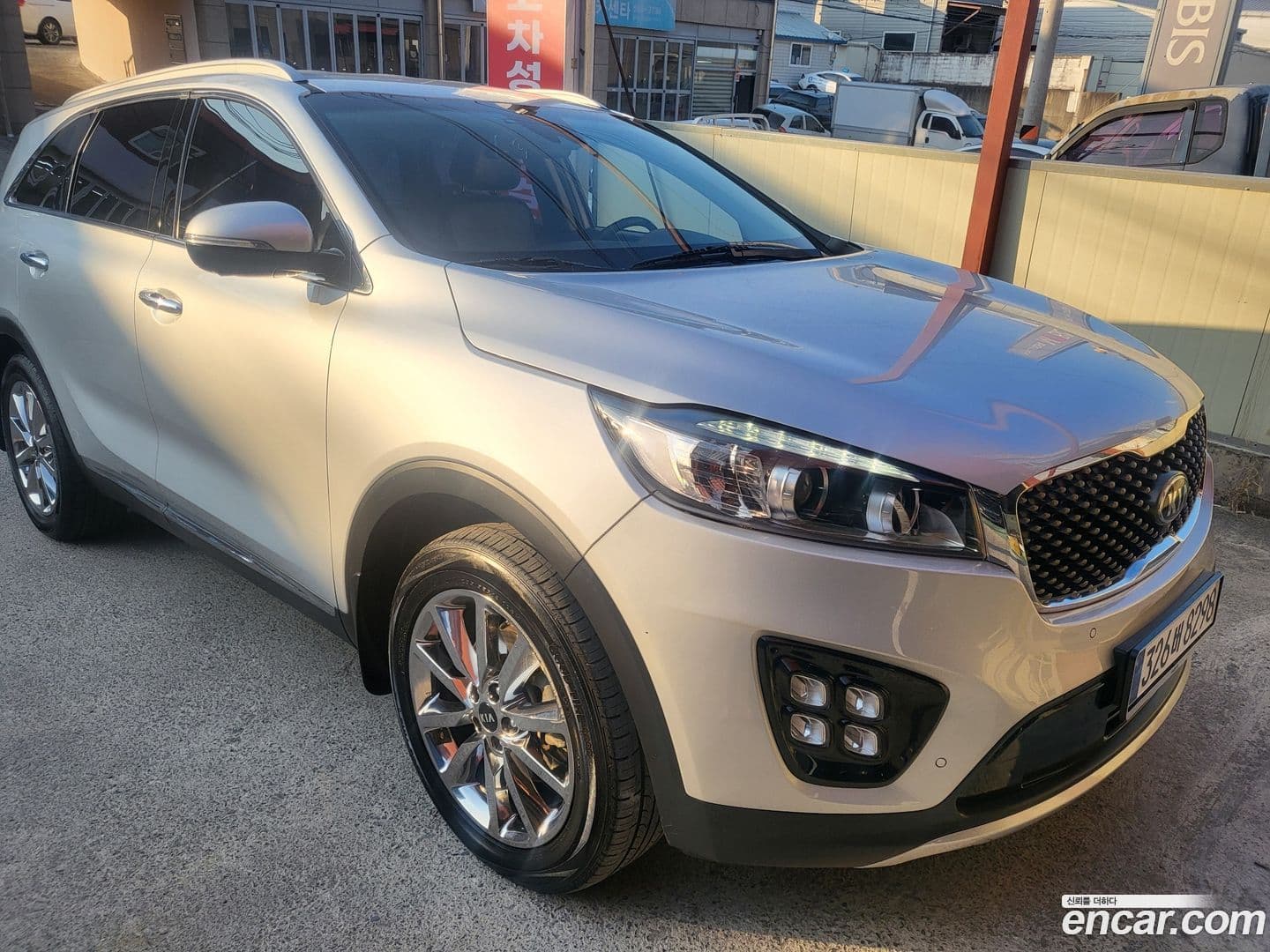 Main__Slider__Photo:Sorento Kia 2017.3-0