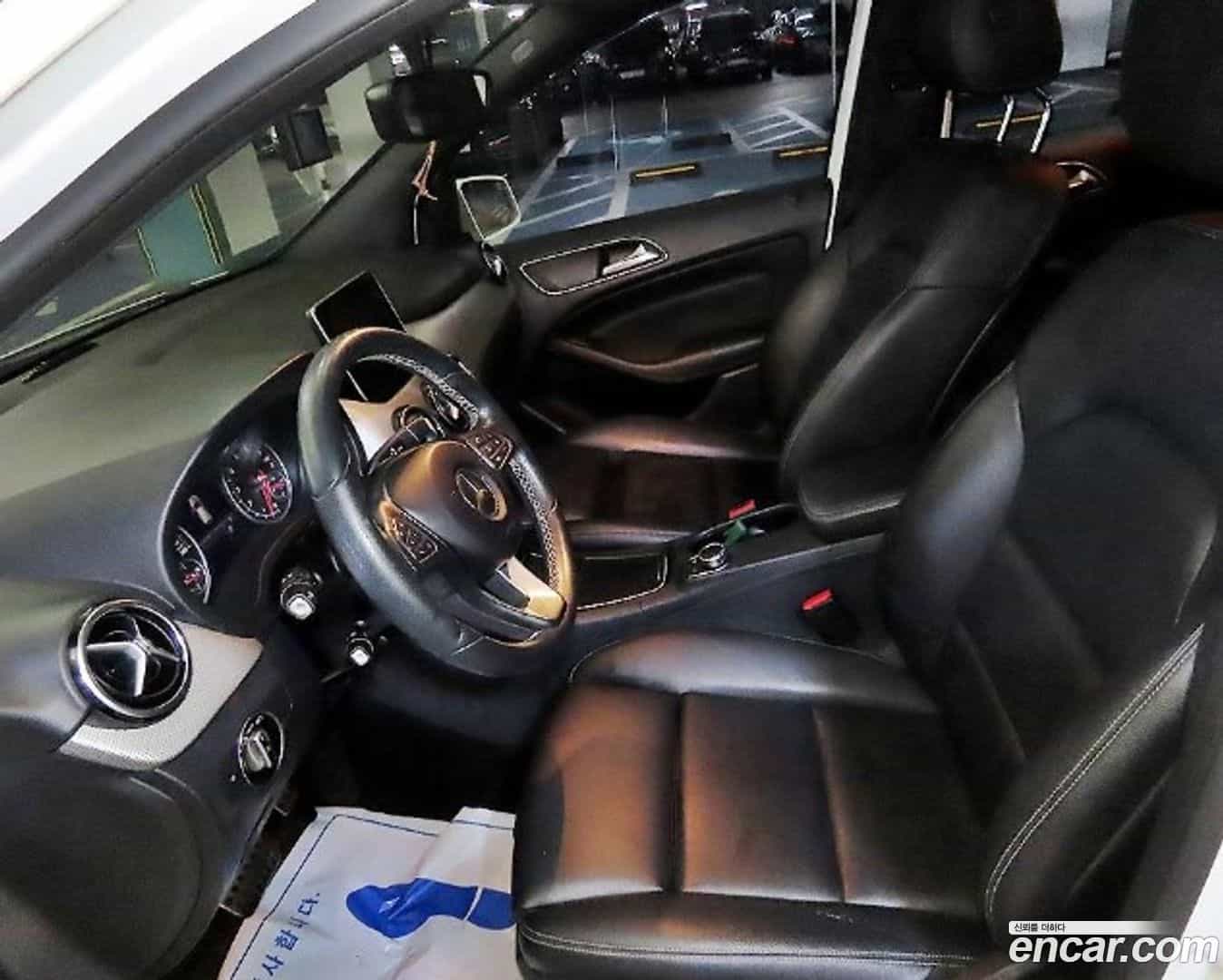 B-Class Mercedes-Benz 2017.10-INNER-006