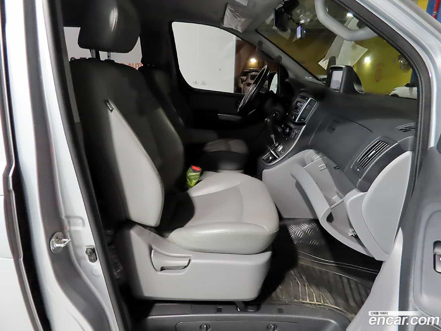 Starex Hyundai 2018.1-INNER-007